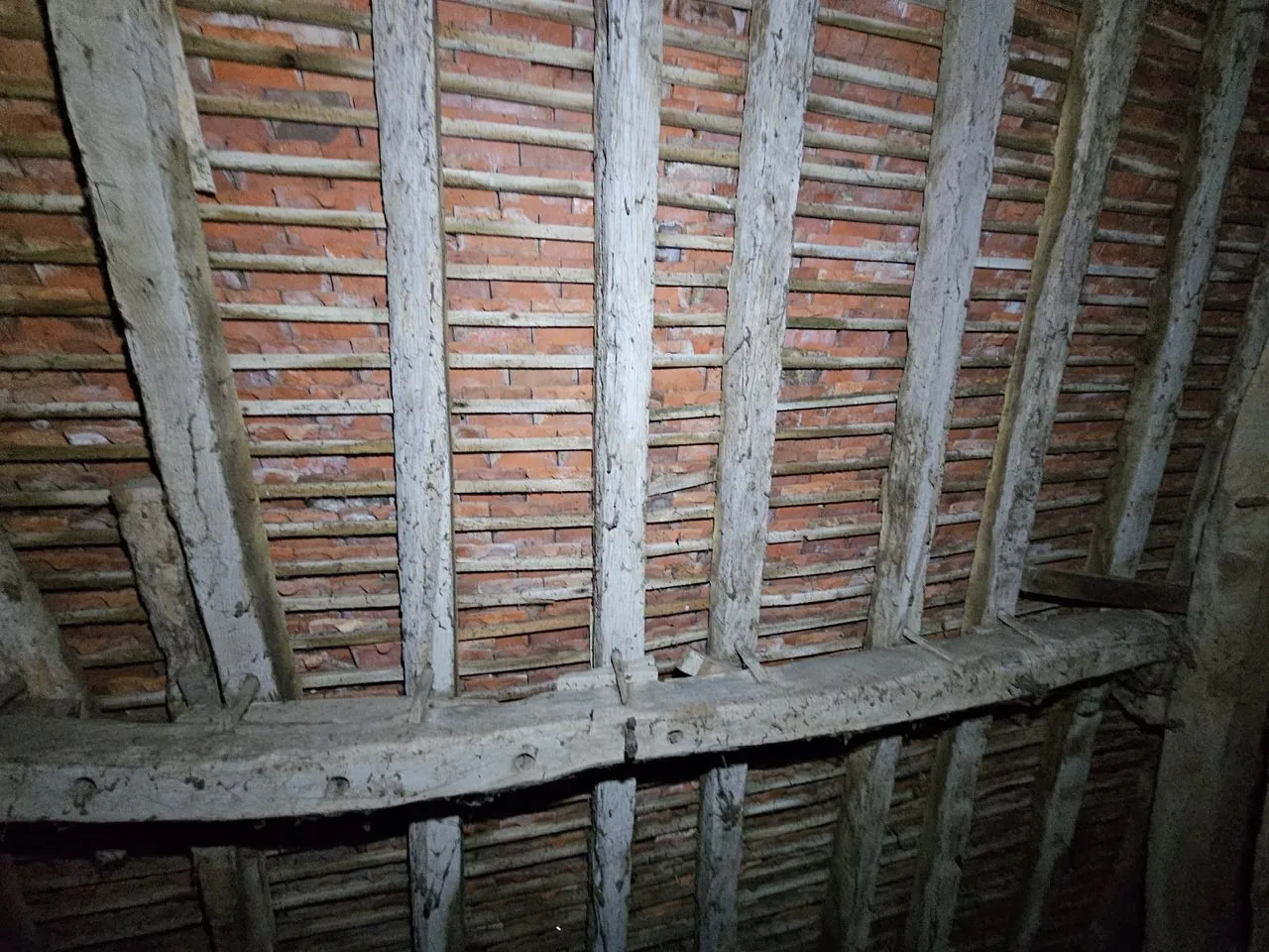 Maison à vendre avec jardin, dépendances et garage à Bannegon 