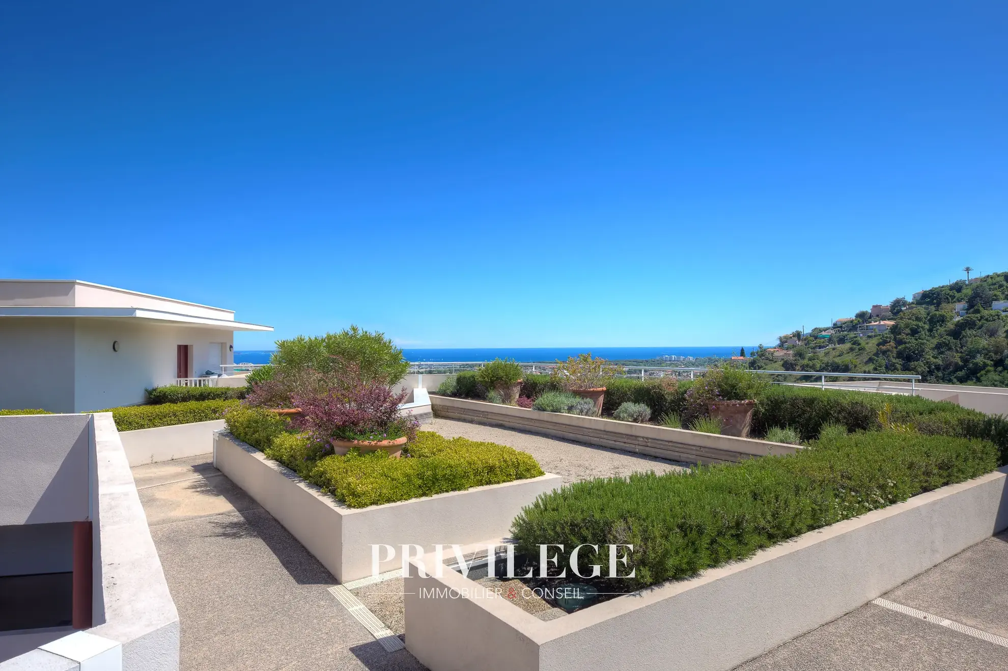 Appartement 2 pièces avec vue mer, terrasse et parking à Mandelieu La Napoule 