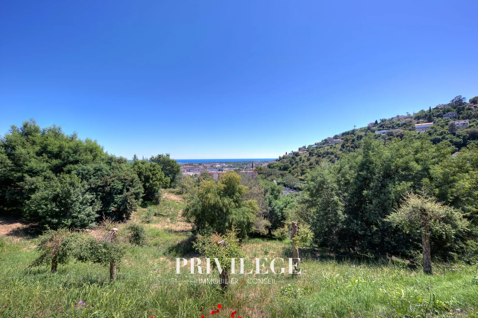 Appartement 2 pièces avec vue mer, terrasse et parking à Mandelieu La Napoule 