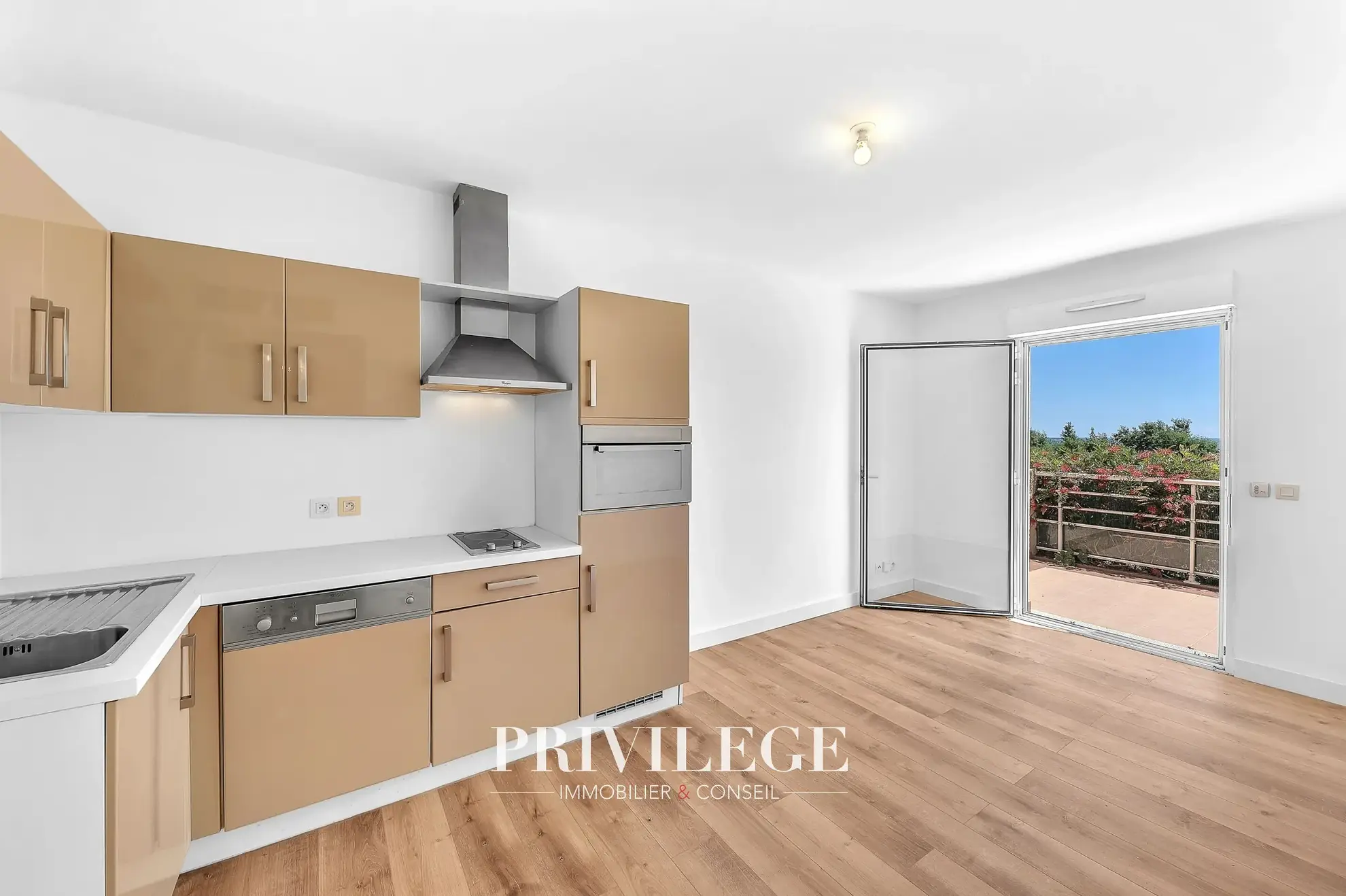 Appartement 2 pièces avec vue mer, terrasse et parking à Mandelieu La Napoule 