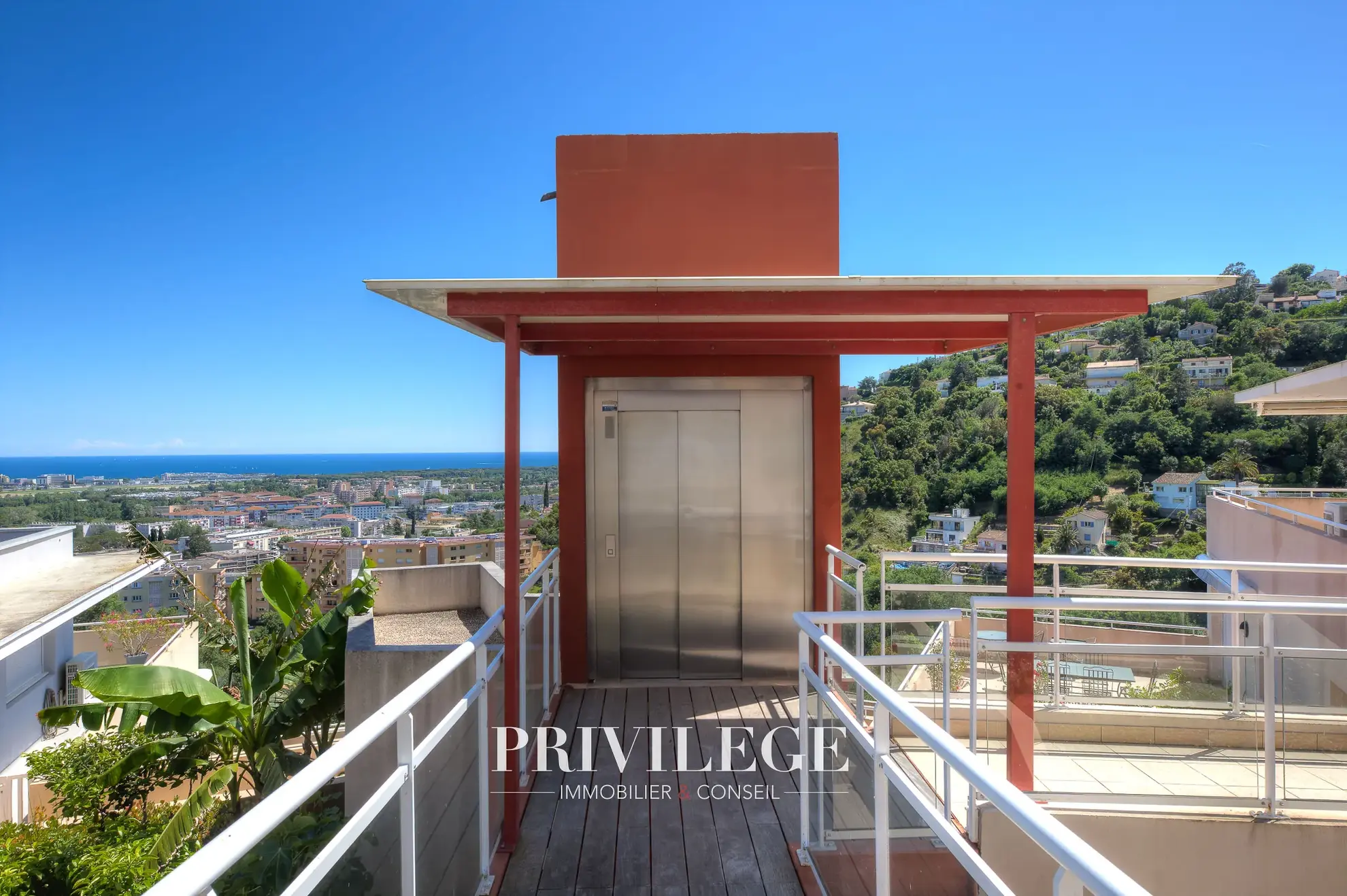 Appartement 2 pièces avec vue mer, terrasse et parking à Mandelieu La Napoule 