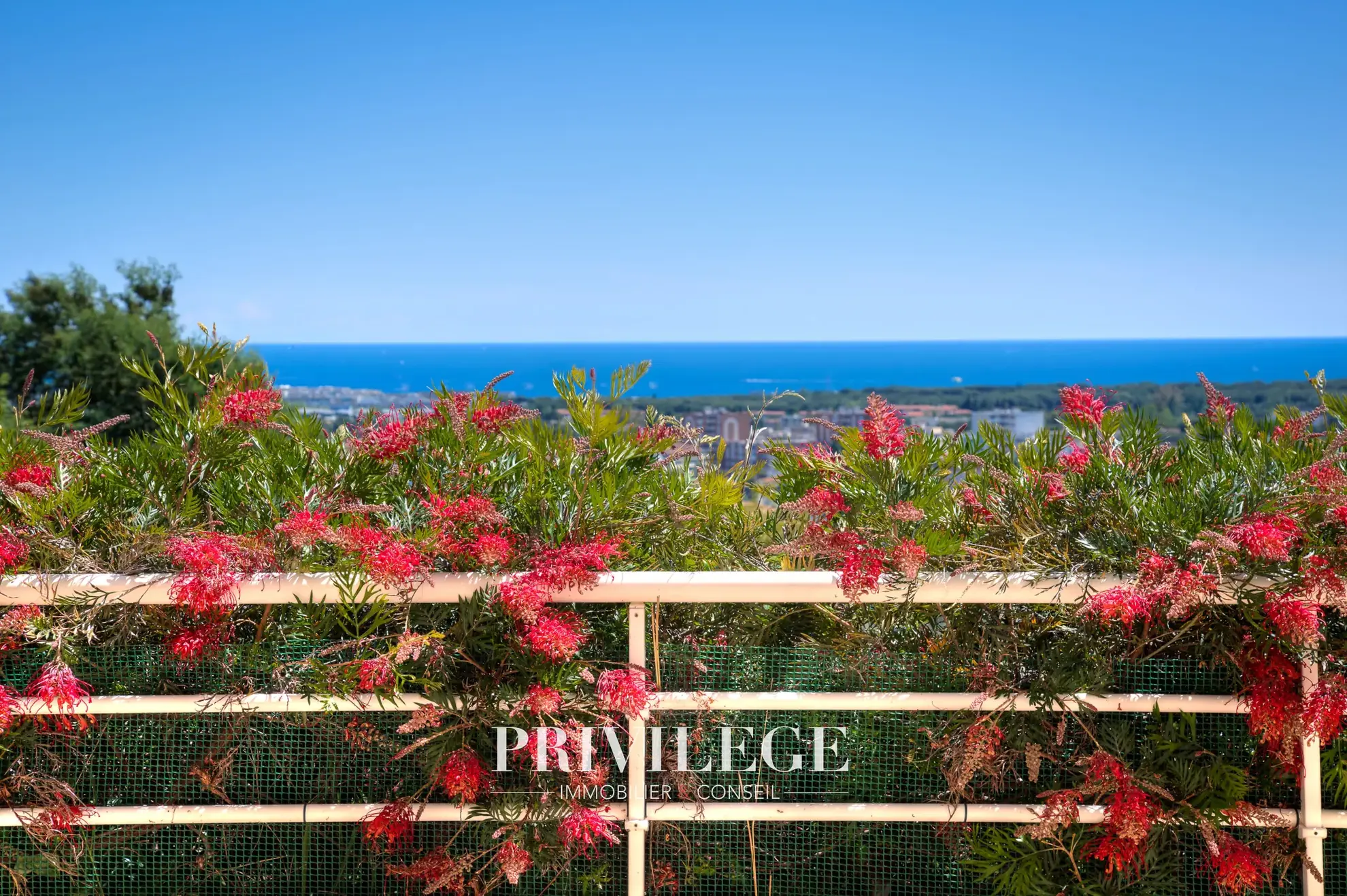 Appartement 2 pièces avec vue mer, terrasse et parking à Mandelieu La Napoule 