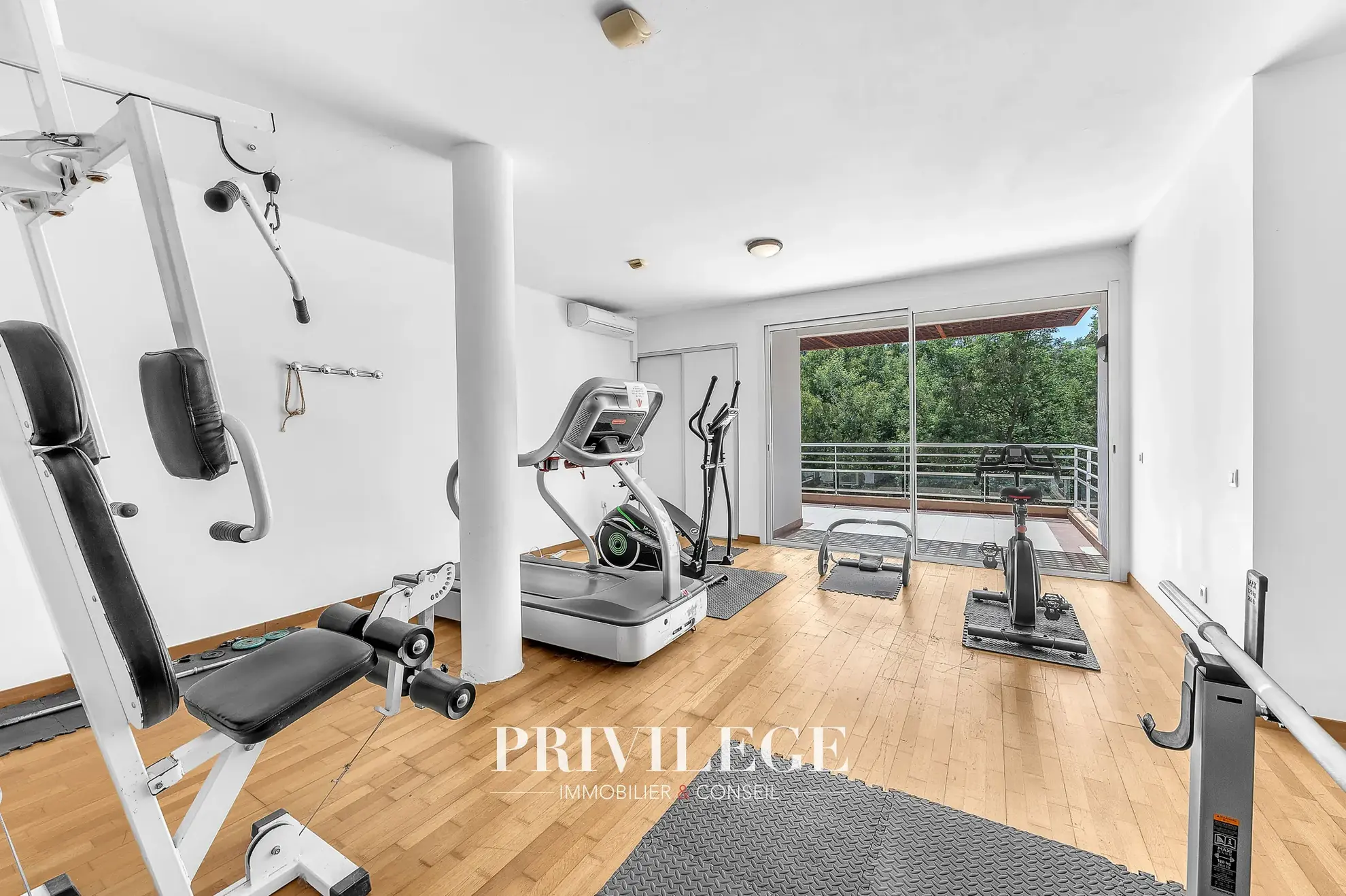 Appartement 2 pièces avec vue mer, terrasse et parking à Mandelieu La Napoule 