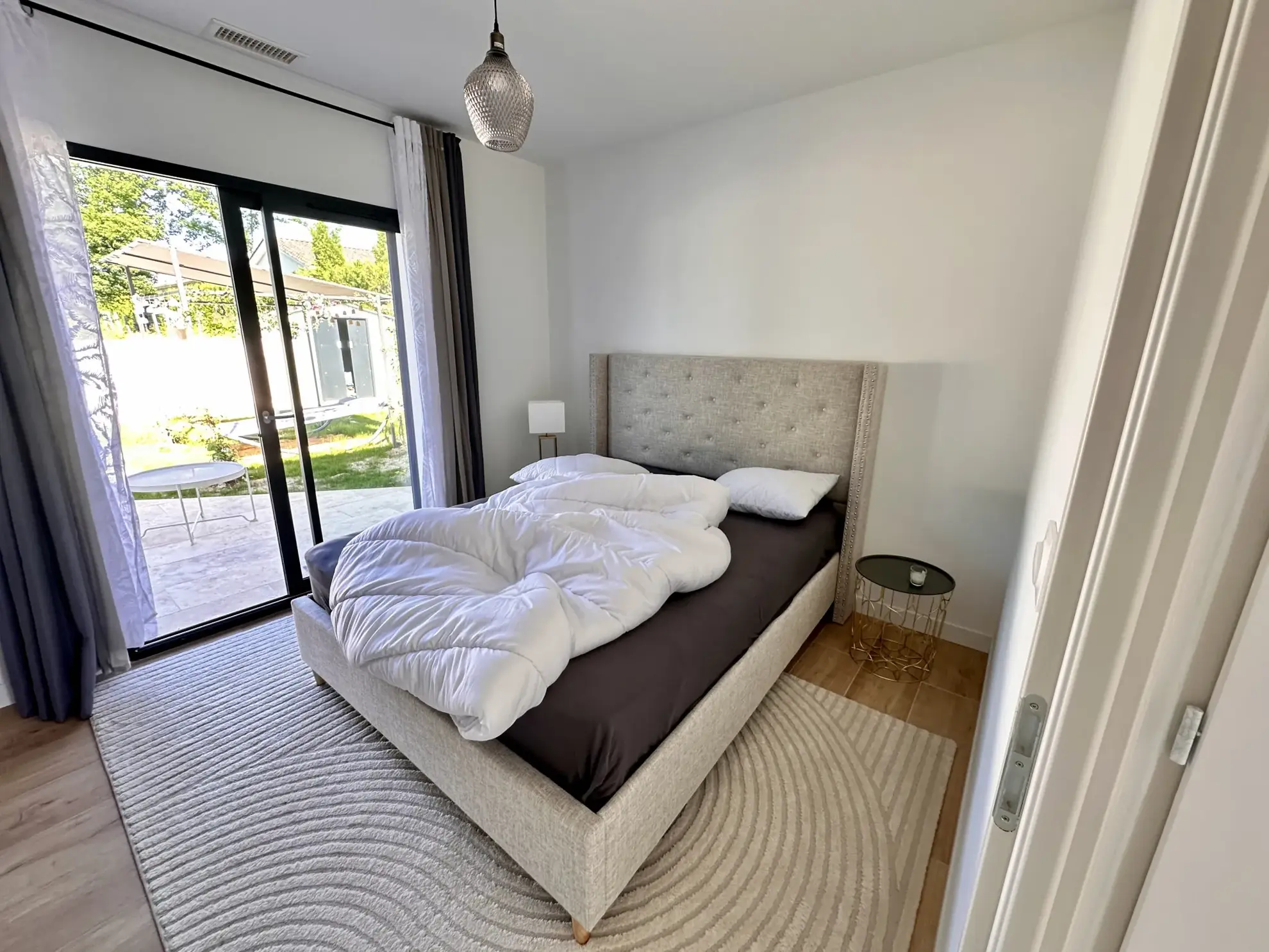 Maison neuve de plain-pied avec piscine à Creysse, à proximité de Bergerac 