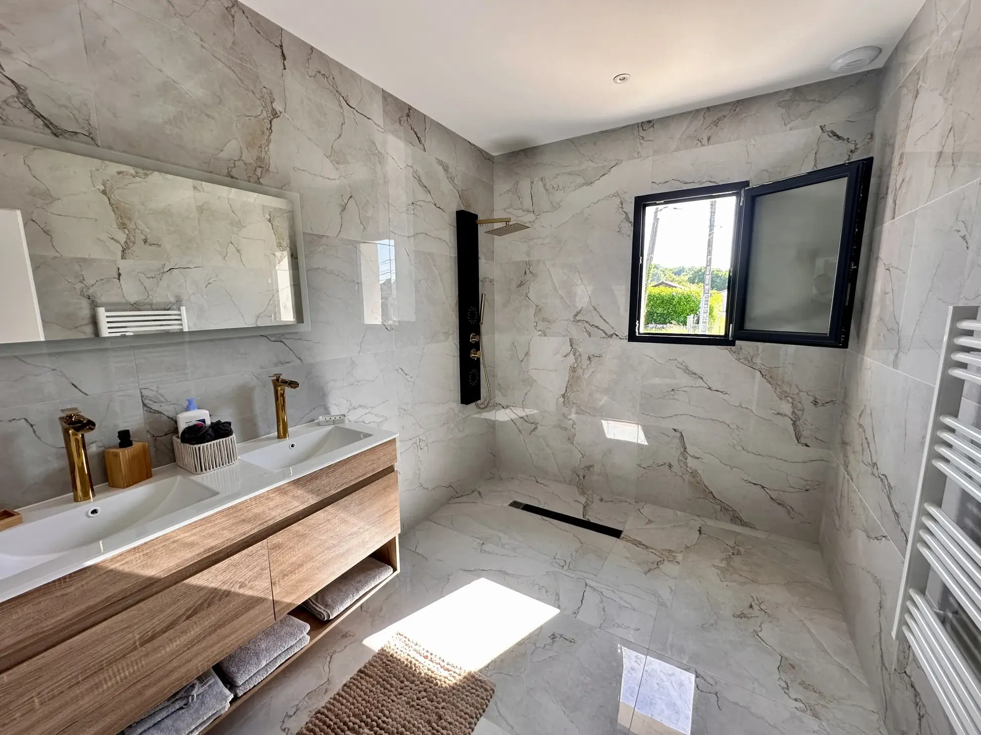 Maison neuve de plain-pied avec piscine à Creysse, à proximité de Bergerac 