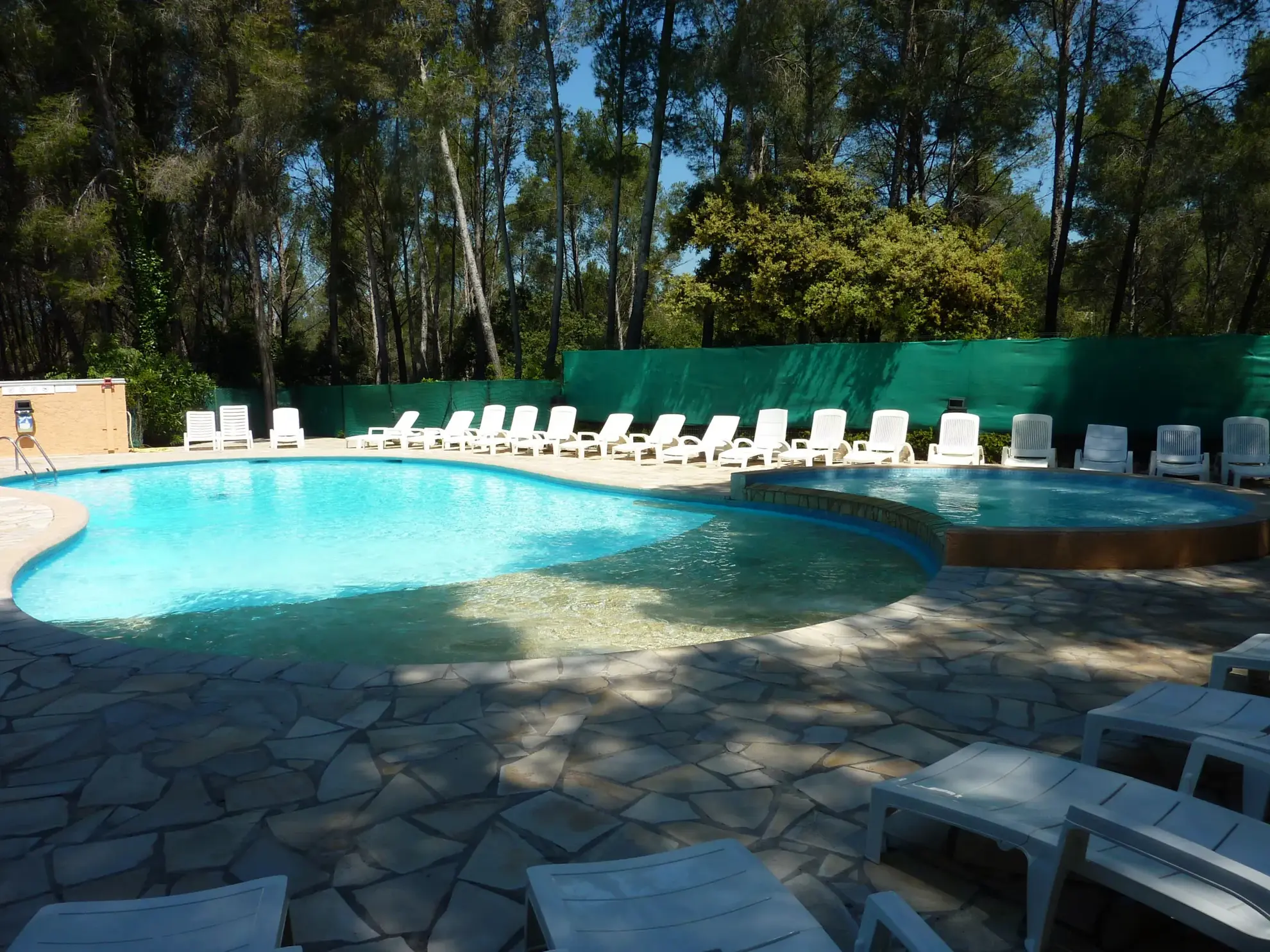 Studio en Rez-de-Jardin avec Jardin et Piscine à Sanary-sur-Mer 