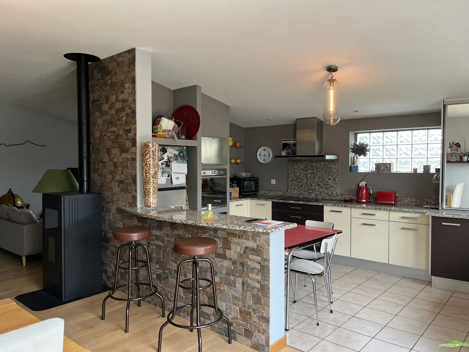 Maison de village spacieuse avec panneaux solaires à Borderes-sur-l'Esches 