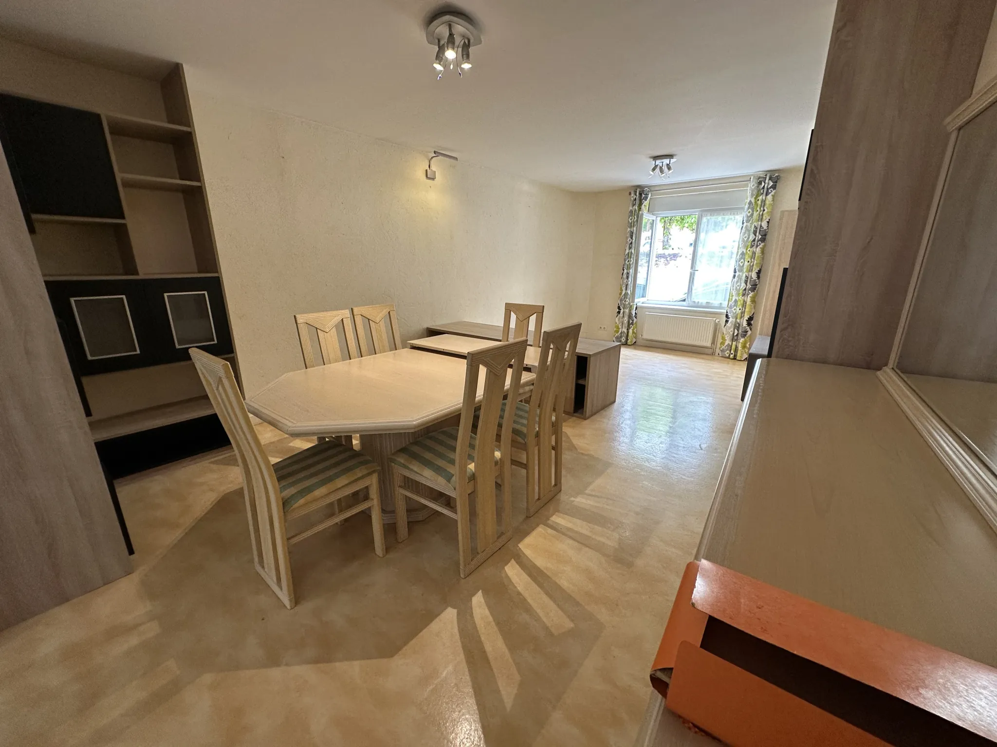 Bel ensemble immobilier de 82,50 m² à Ambert avec terrasse et caves 