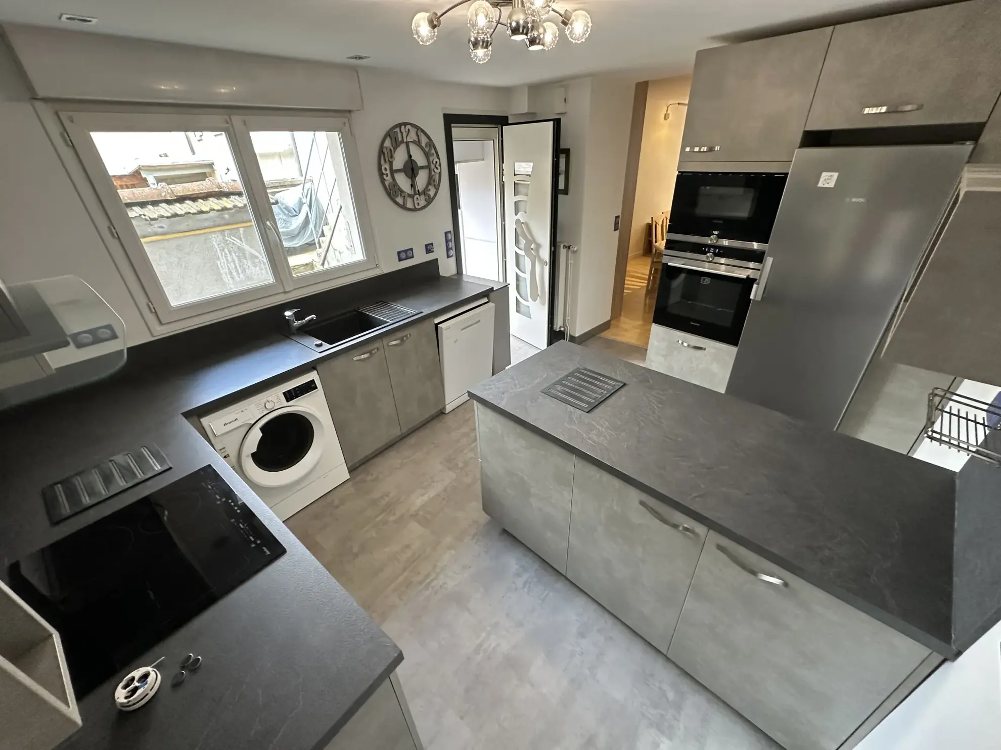 Bel ensemble immobilier de 82,50 m² à Ambert avec terrasse et caves