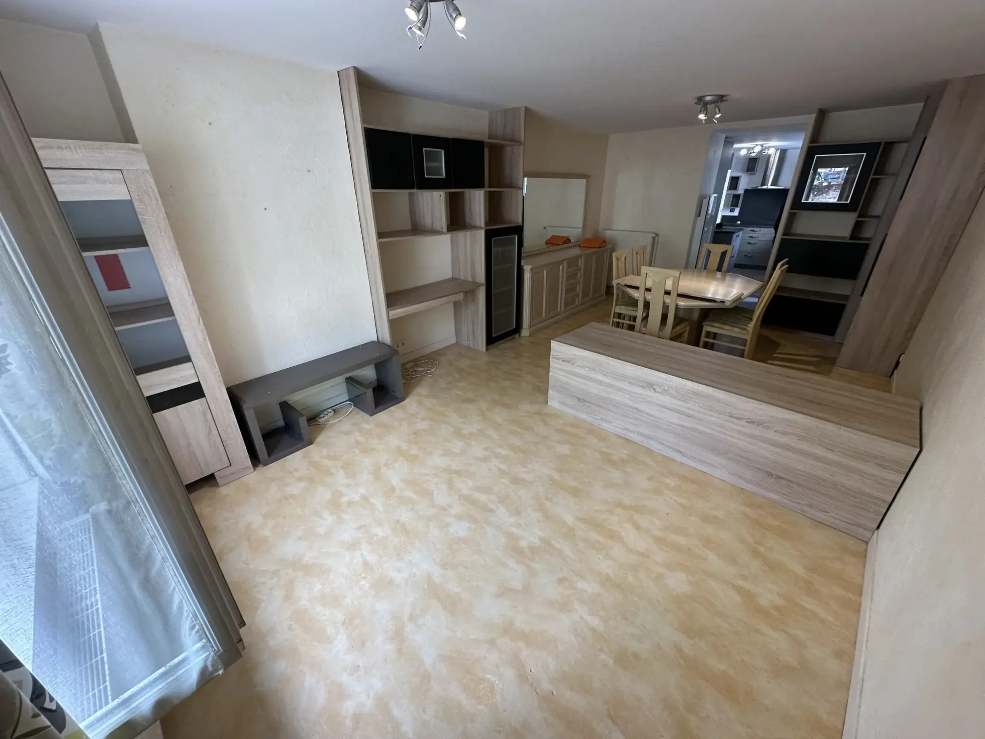 Bel ensemble immobilier de 82,50 m² à Ambert avec terrasse et caves 