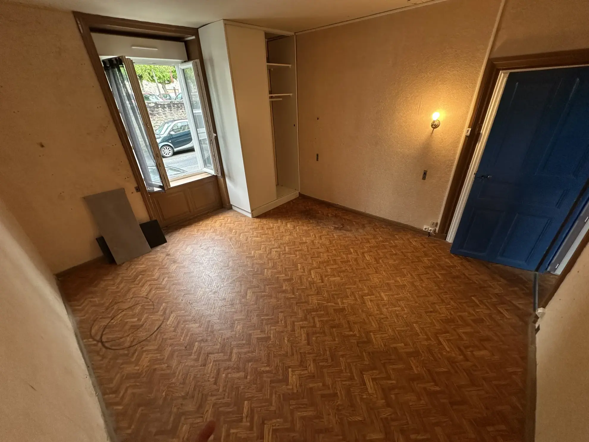 Bel ensemble immobilier de 82,50 m² à Ambert avec terrasse et caves 