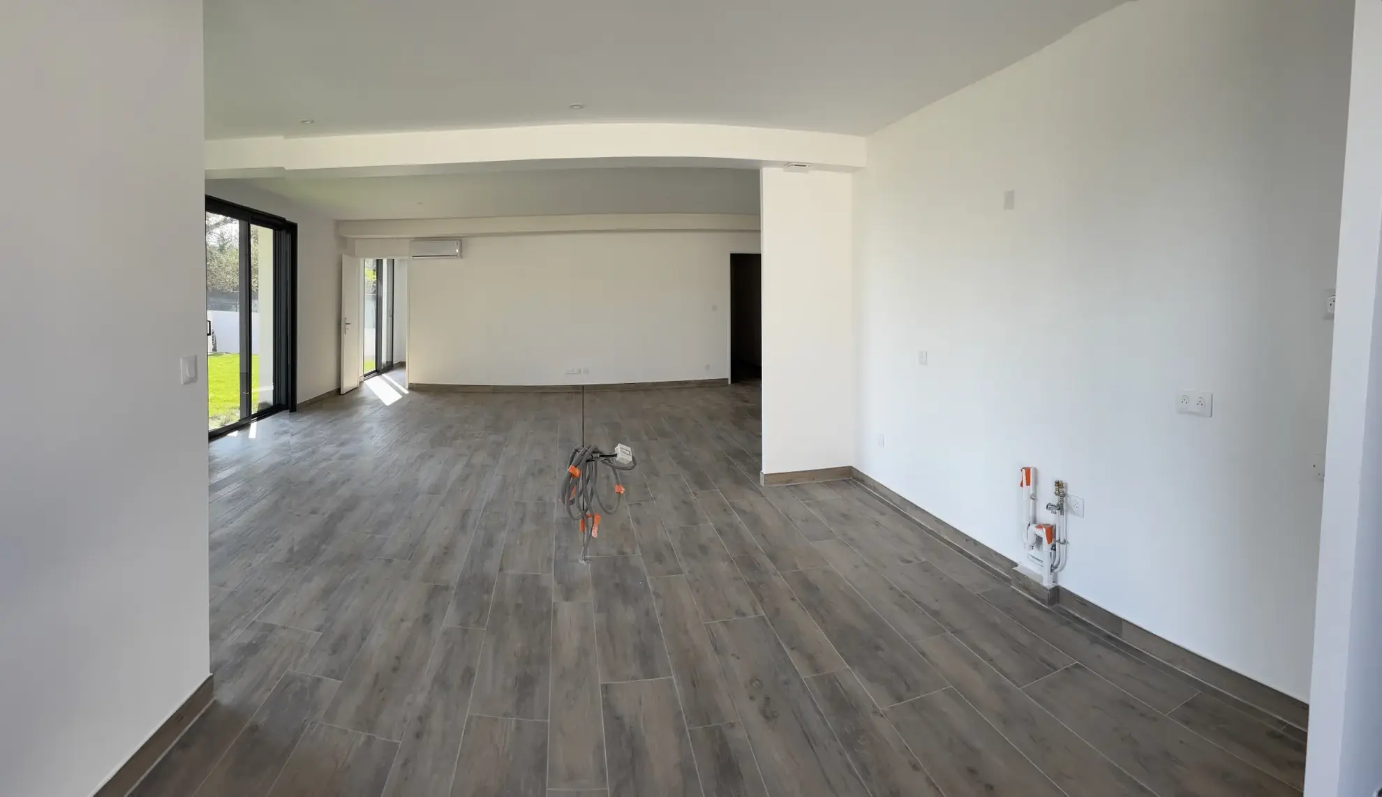 Villa contemporaine à vendre à Ceyreste avec piscine et vue mer 