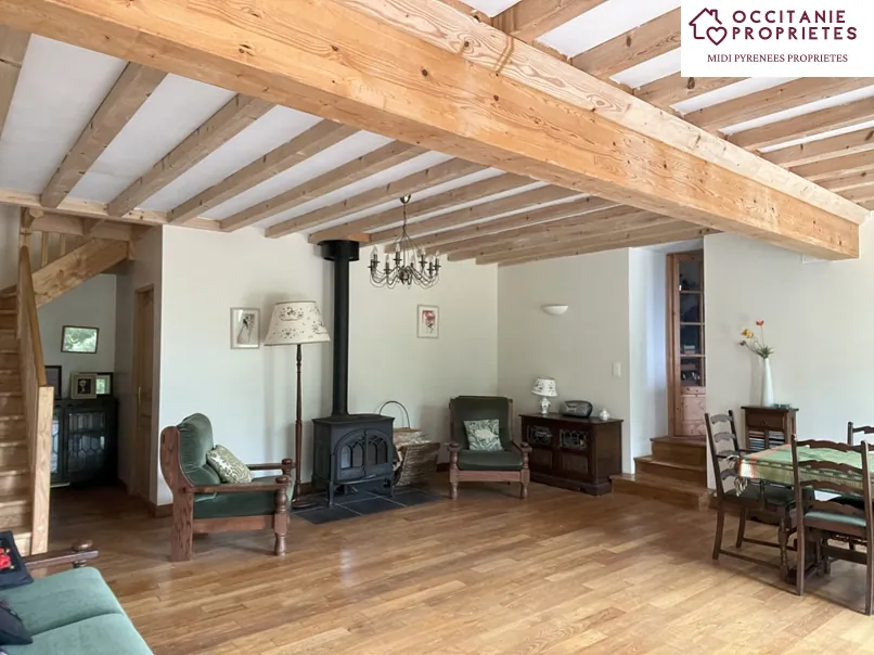 Magnifique maison rénovée avec vue sur les Pyrénées à Lilhac 