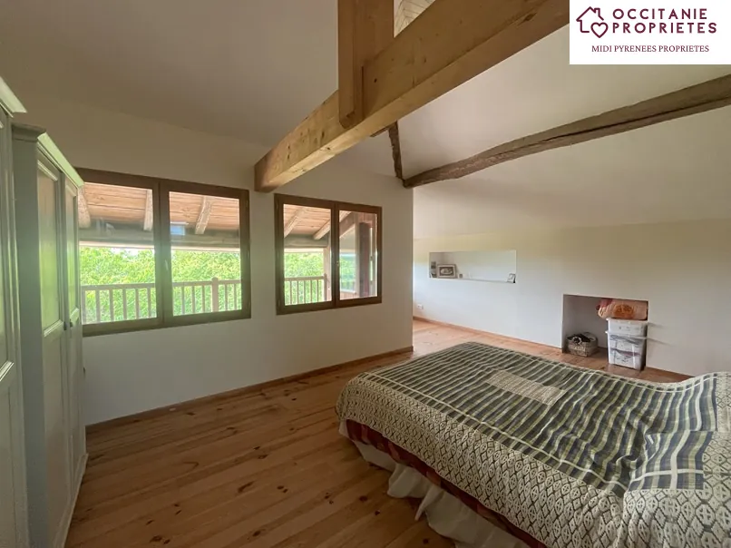 Magnifique maison rénovée avec vue sur les Pyrénées à Lilhac 