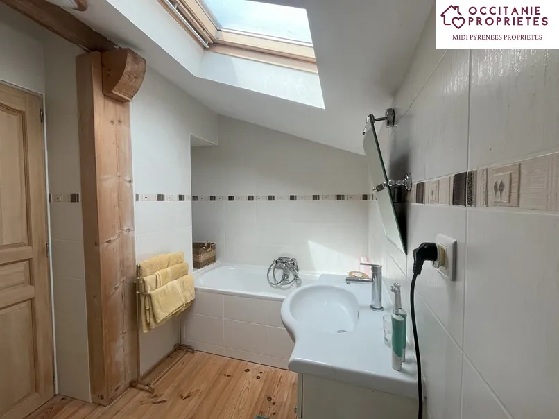 Magnifique maison rénovée avec vue sur les Pyrénées à Lilhac 