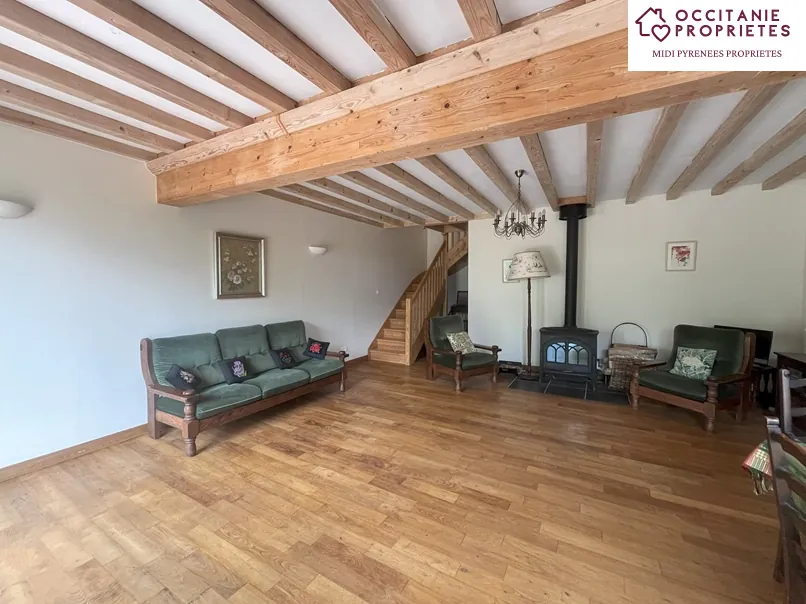 Magnifique maison rénovée avec vue sur les Pyrénées à Lilhac 