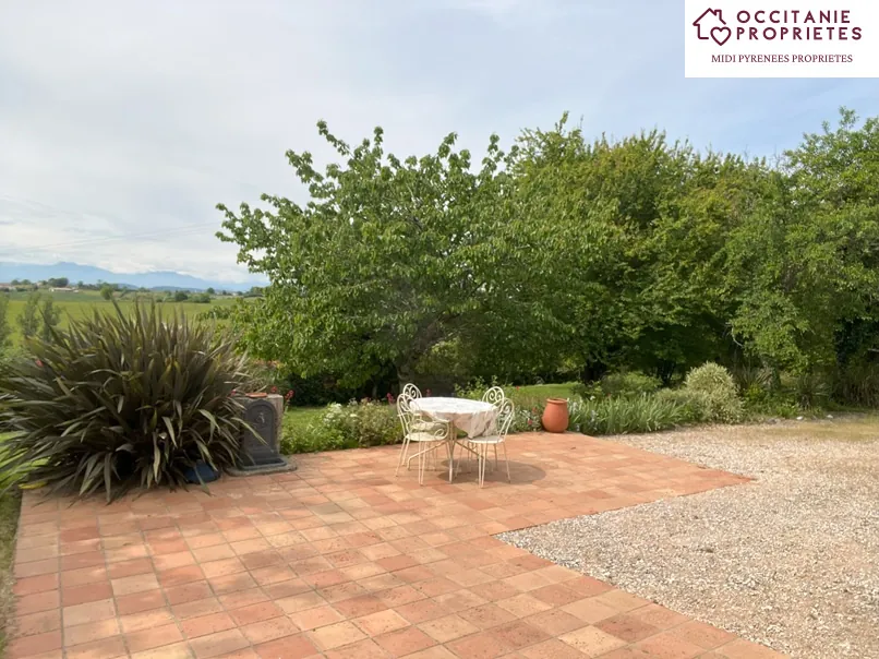 Magnifique maison rénovée avec vue sur les Pyrénées à Lilhac 