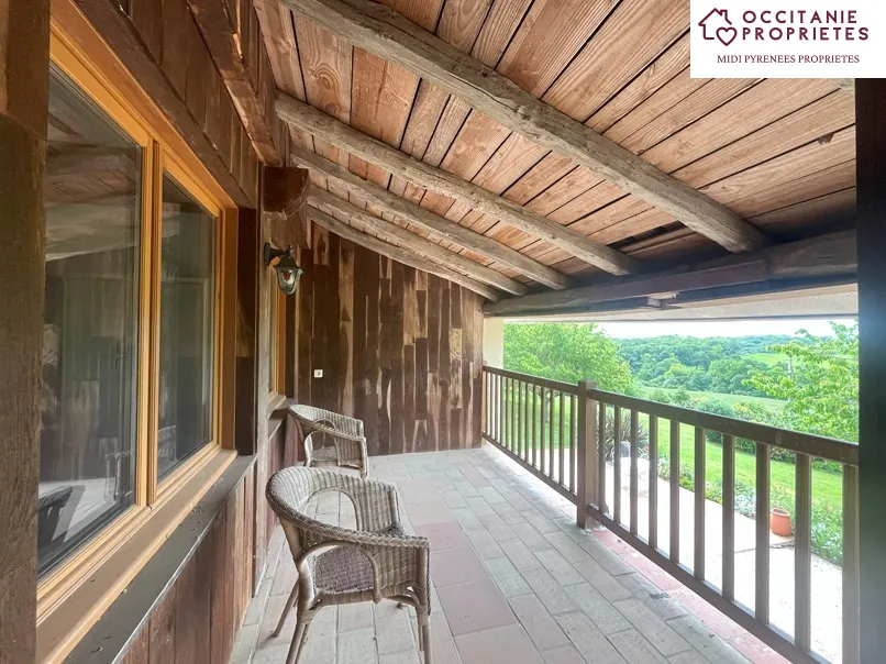 Magnifique maison rénovée avec vue sur les Pyrénées à Lilhac 