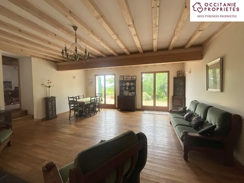 Magnifique maison rénovée avec vue sur les Pyrénées à Lilhac 
