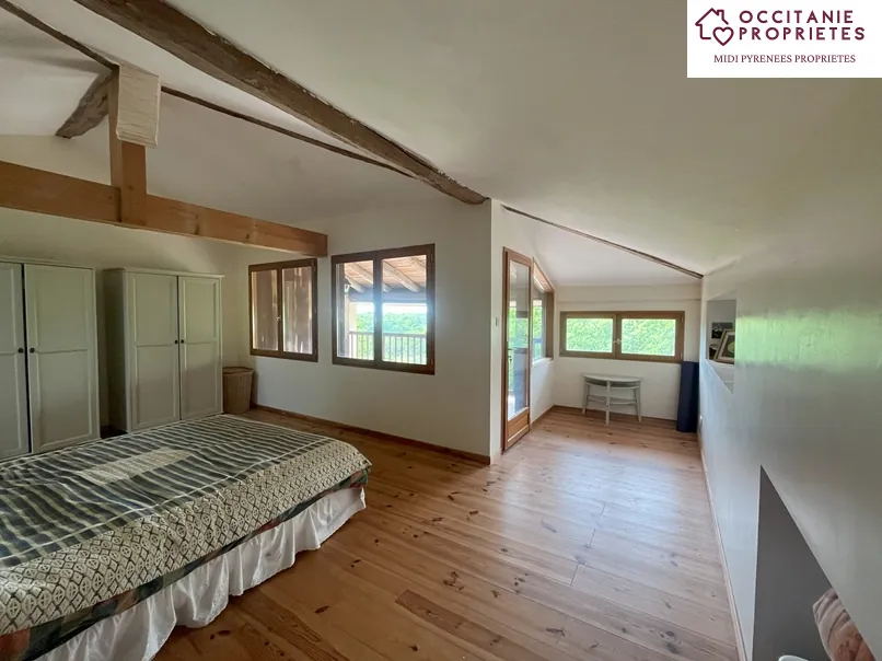 Magnifique maison rénovée avec vue sur les Pyrénées à Lilhac 