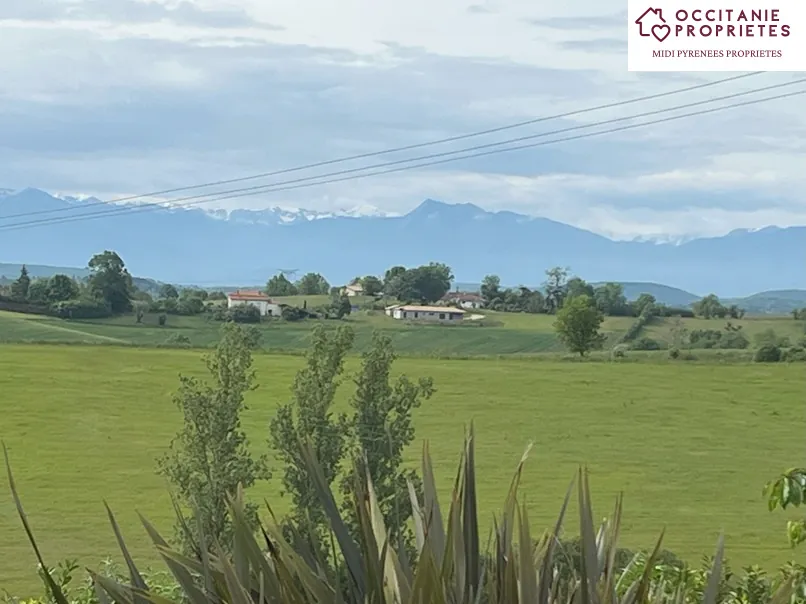 Magnifique maison rénovée avec vue sur les Pyrénées à Lilhac 