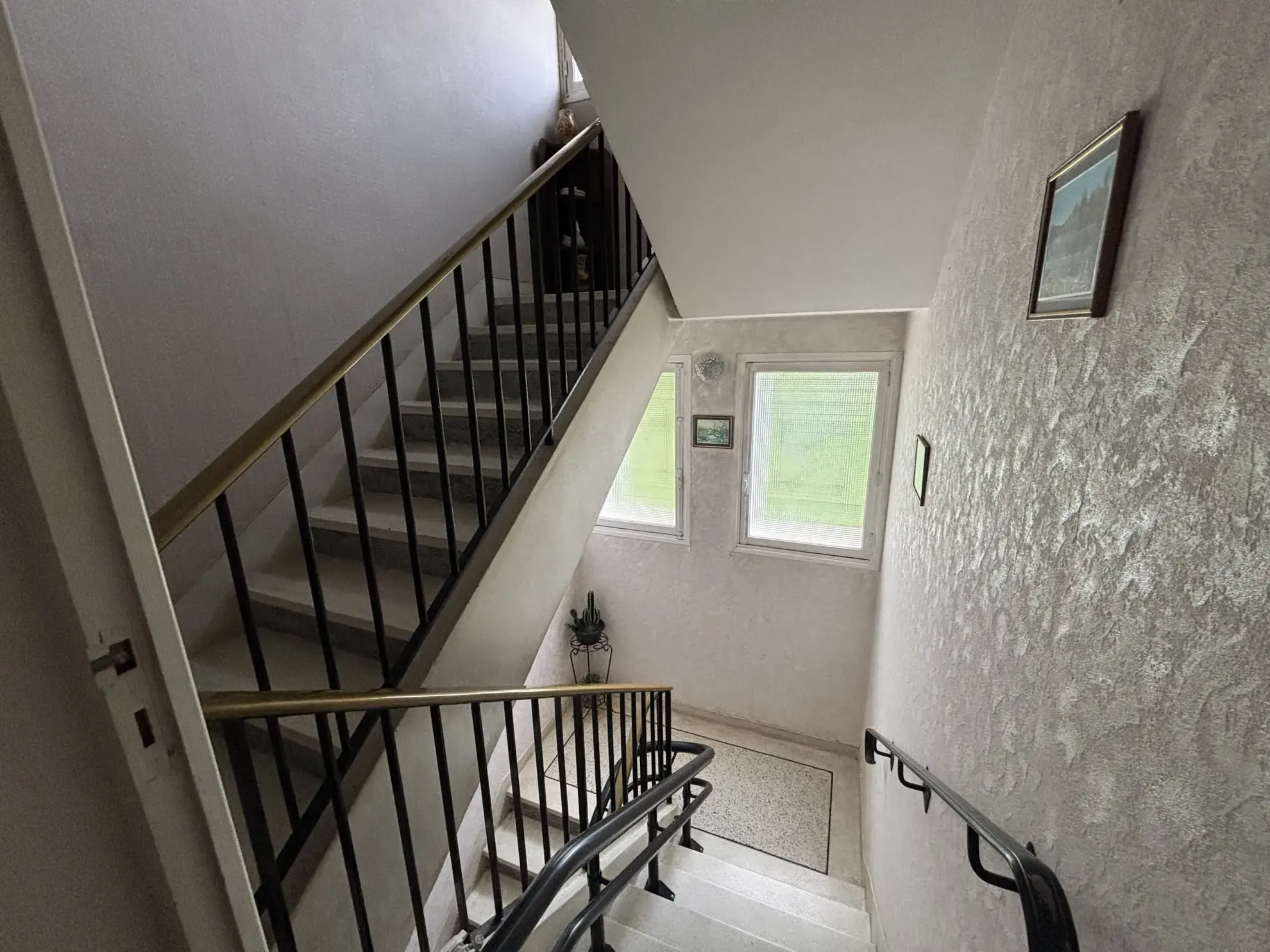 Maison familiale 7 pièces de 160 m² à Sayat avec garage et terrasse 