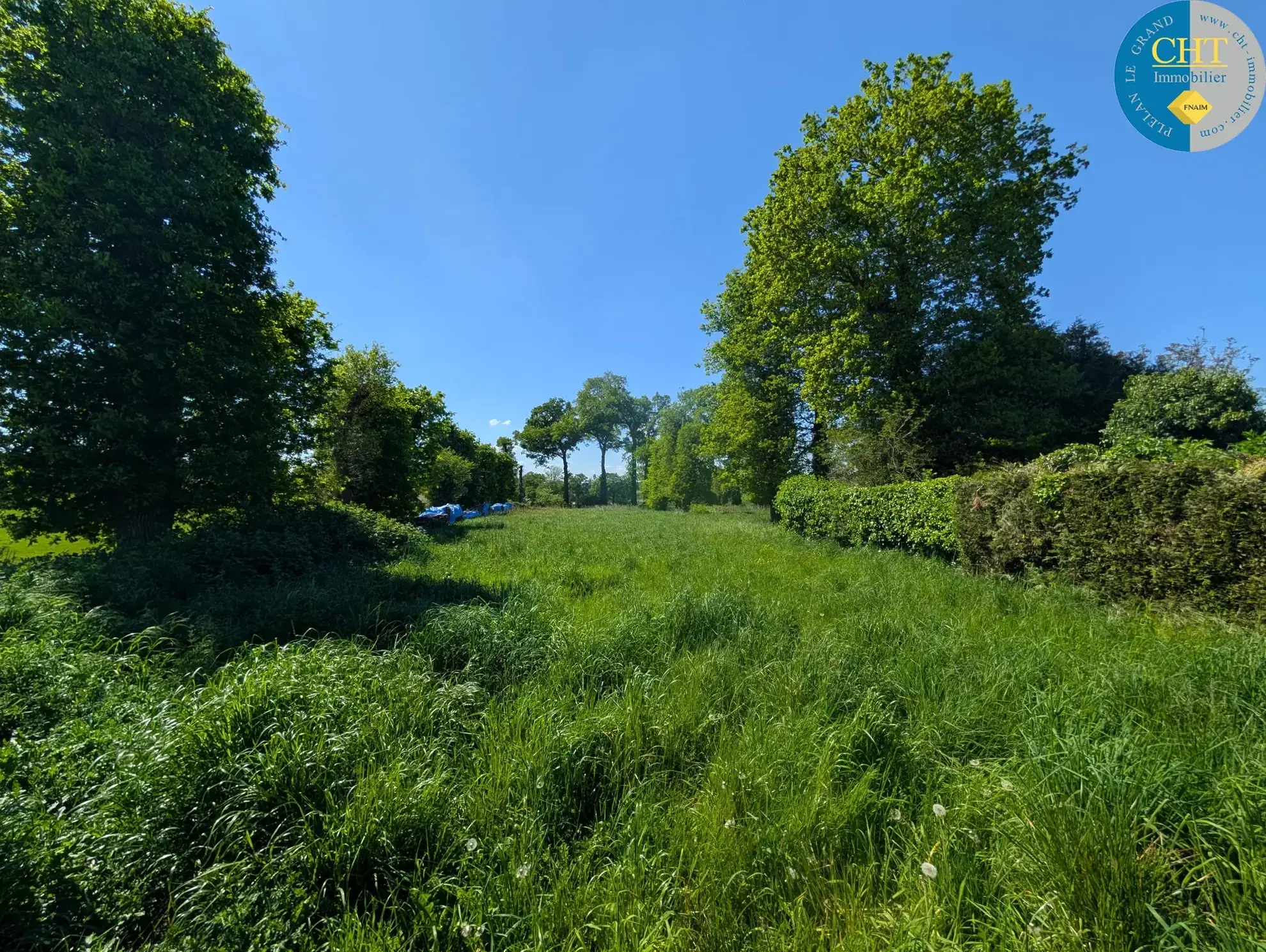 Ensemble immobilier à rénover à Campel avec maison et terrain spacieux 