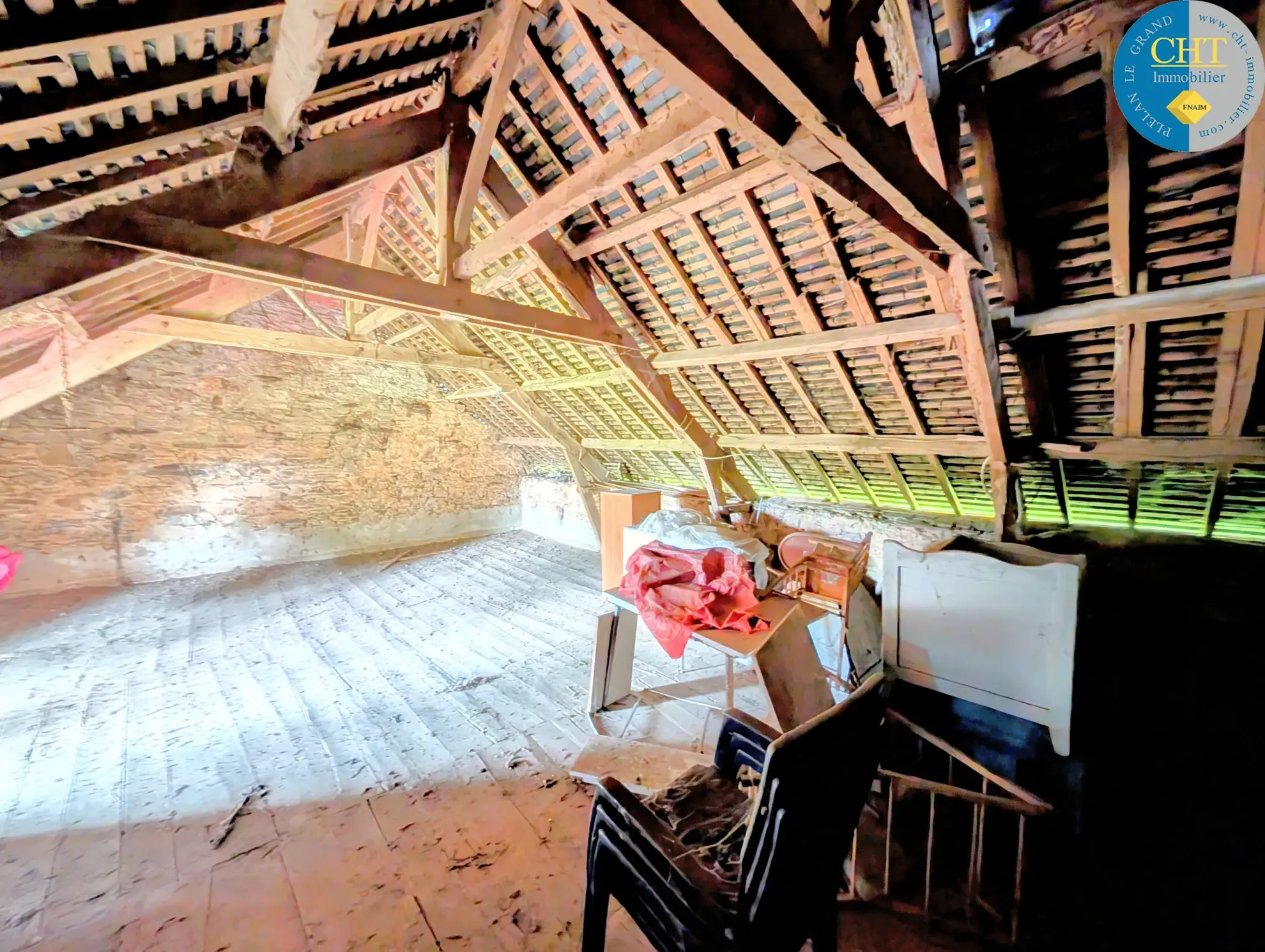 Ensemble immobilier à rénover à Campel avec maison et terrain spacieux 