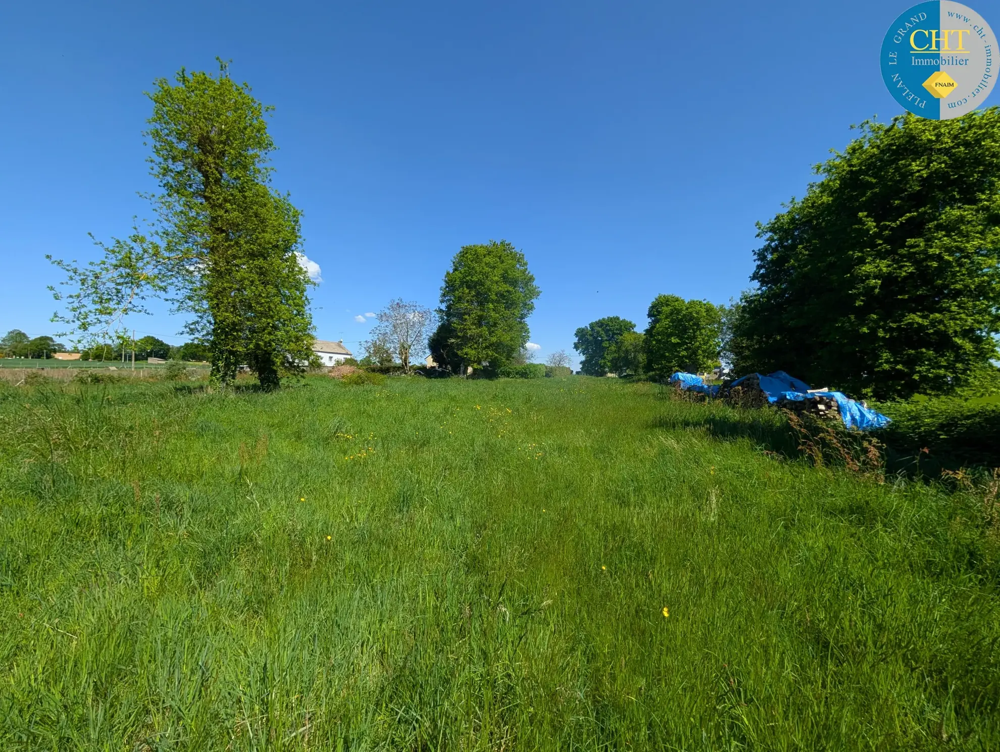 Ensemble immobilier à rénover à Campel avec maison et terrain spacieux 