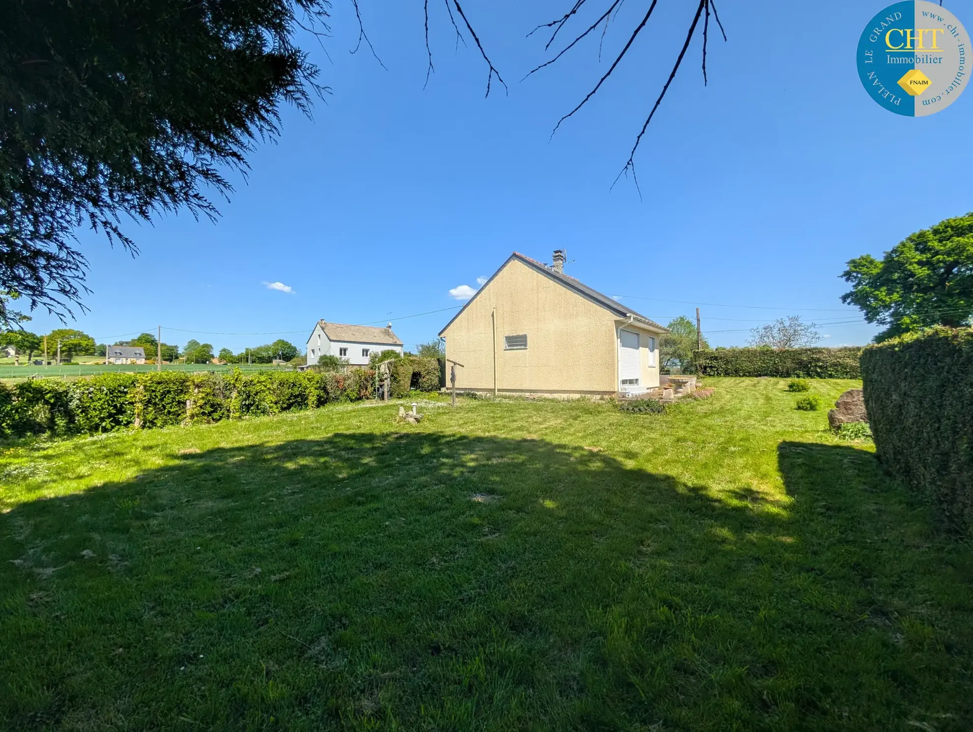 Ensemble immobilier à rénover à Campel avec maison et terrain spacieux 