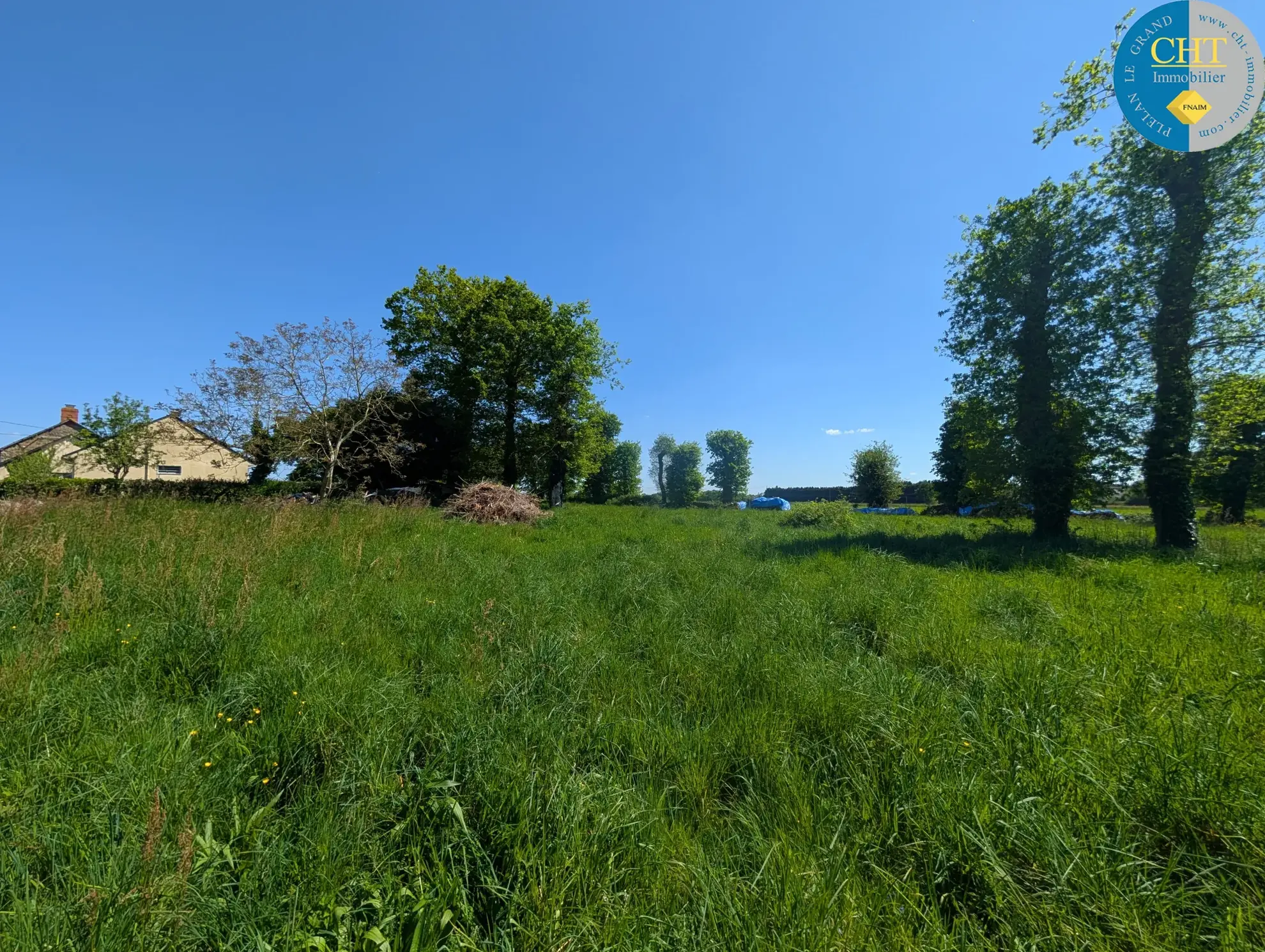 Ensemble immobilier à rénover à Campel avec maison et terrain spacieux 