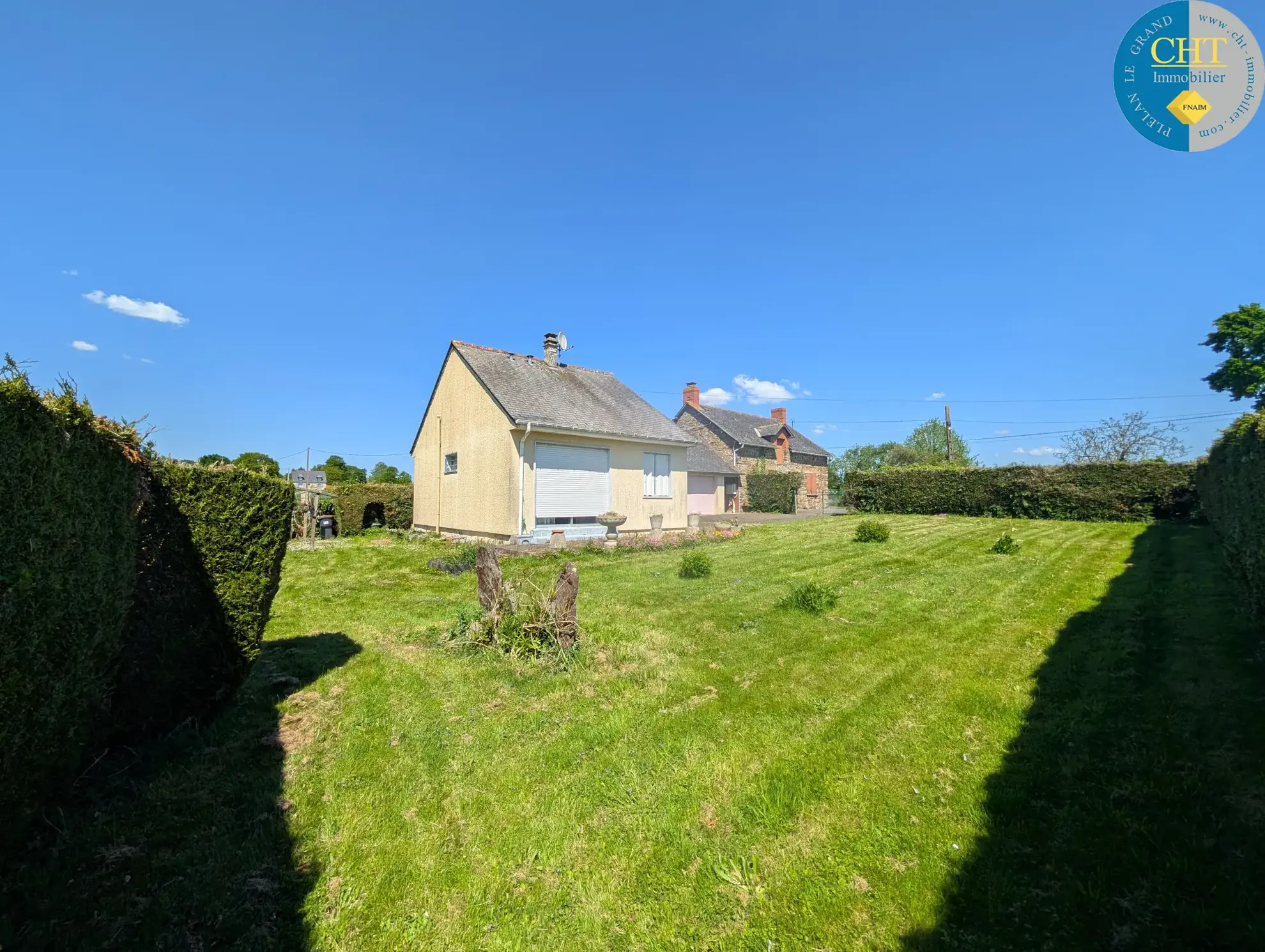 Ensemble immobilier à rénover à Campel avec maison et terrain spacieux 