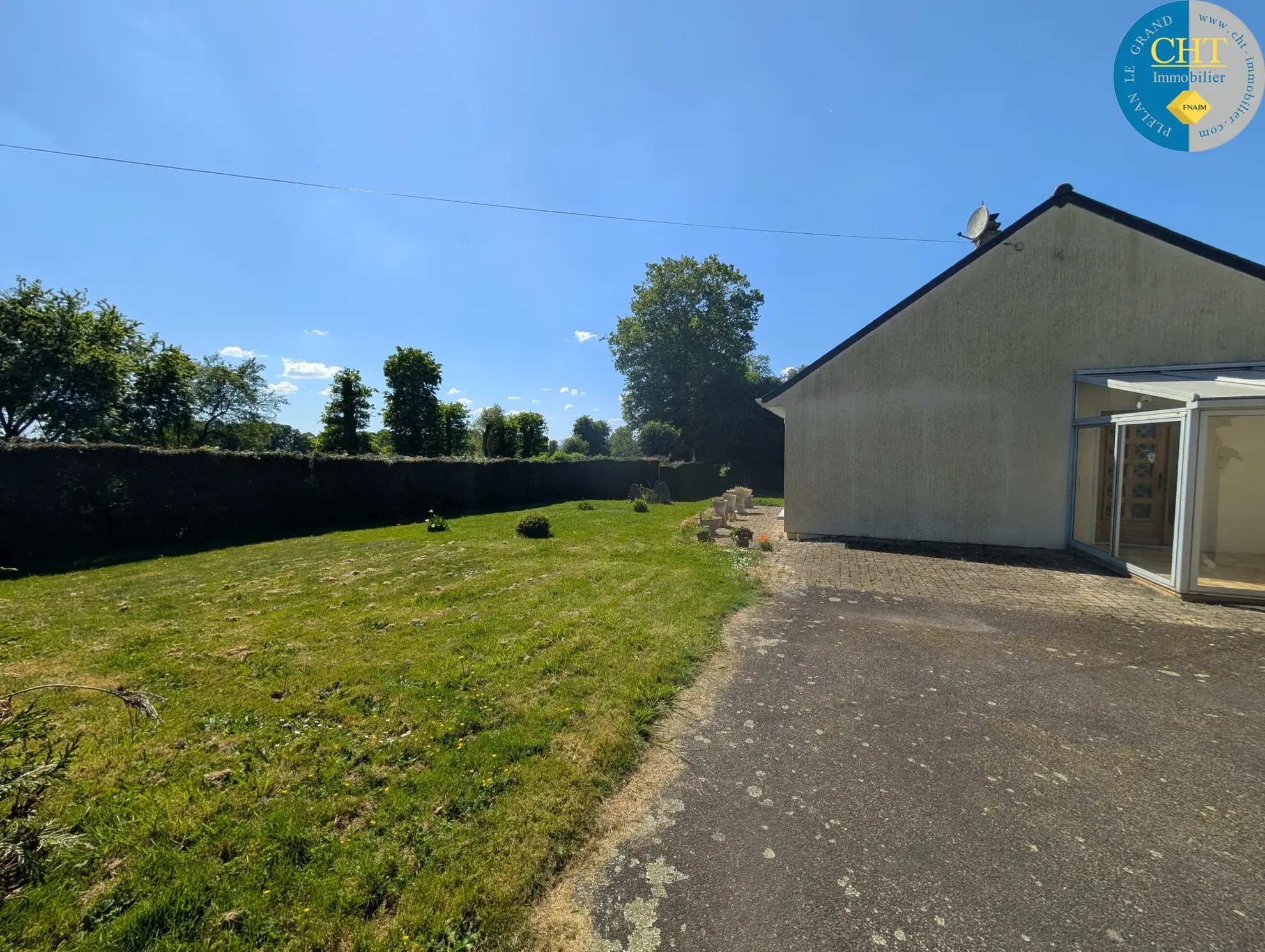 Ensemble immobilier à rénover à Campel avec maison et terrain spacieux 