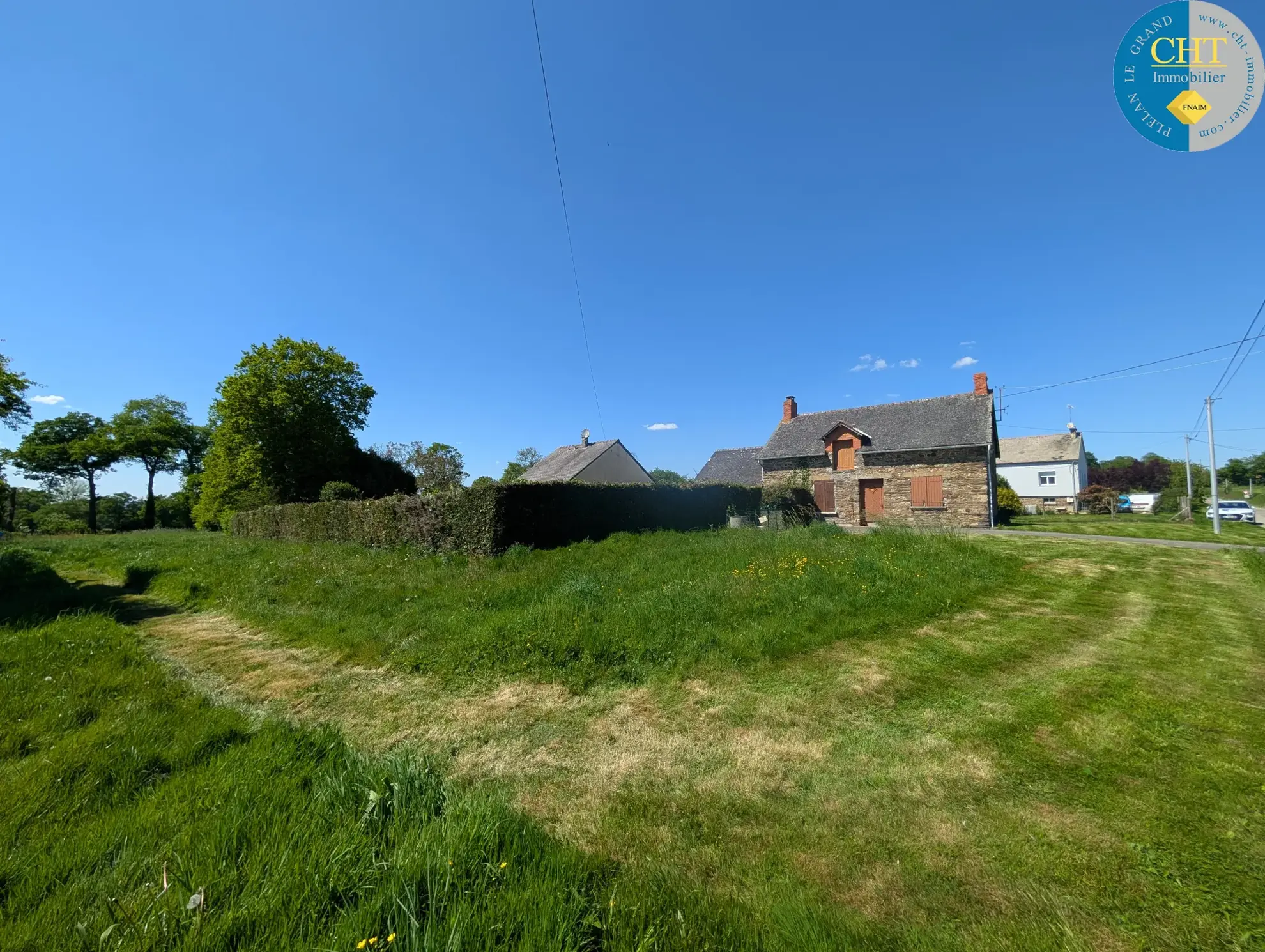 Ensemble immobilier à rénover à Campel avec maison et terrain spacieux 