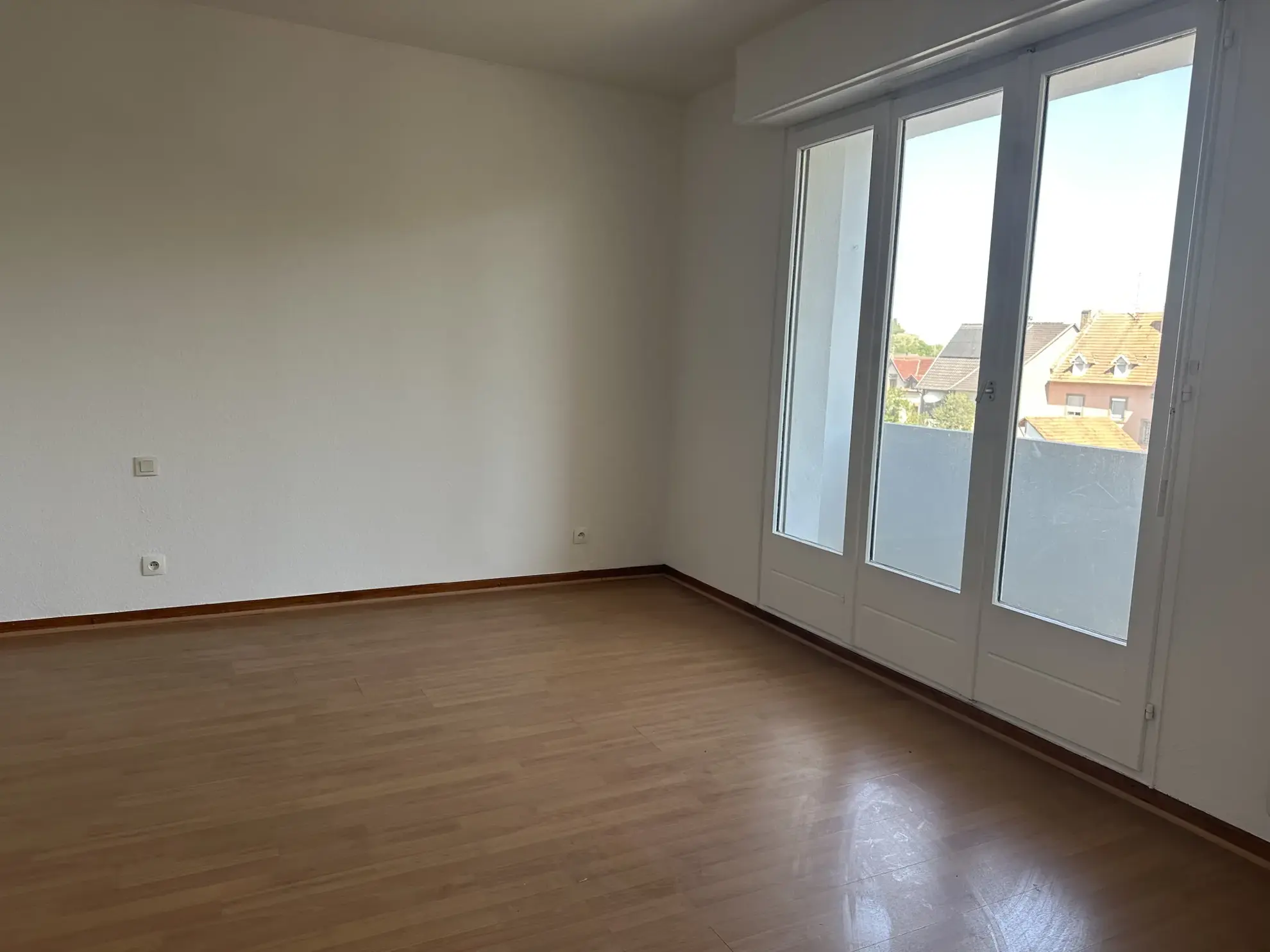 Appartement lumineux 3 pièces de 67 m² avec deux balcons, cave et garage à Strasbourg Stockfeld 