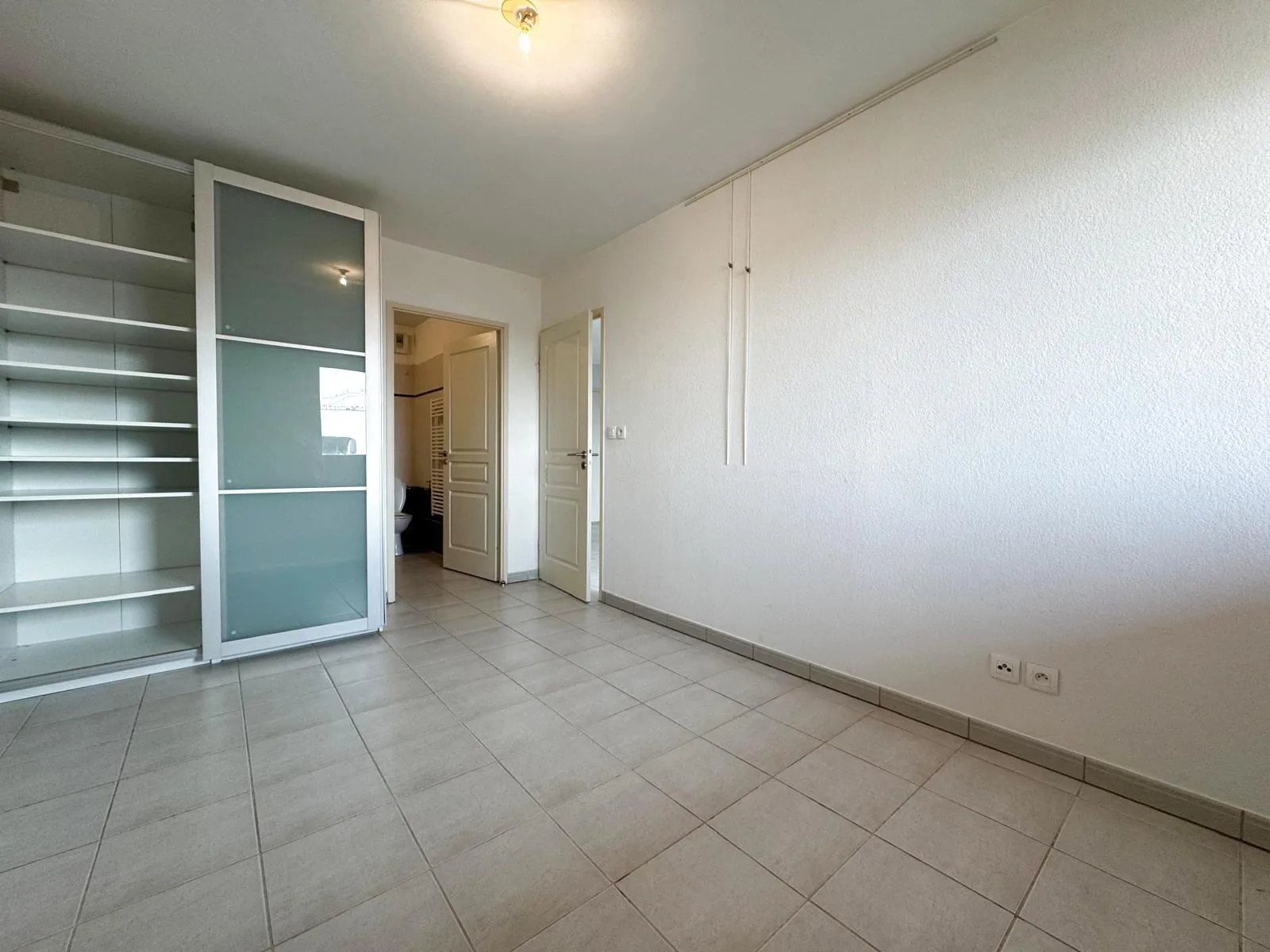 Appartement T2 de 43 m² avec terrasse et garage à Nimes Notre Dame 