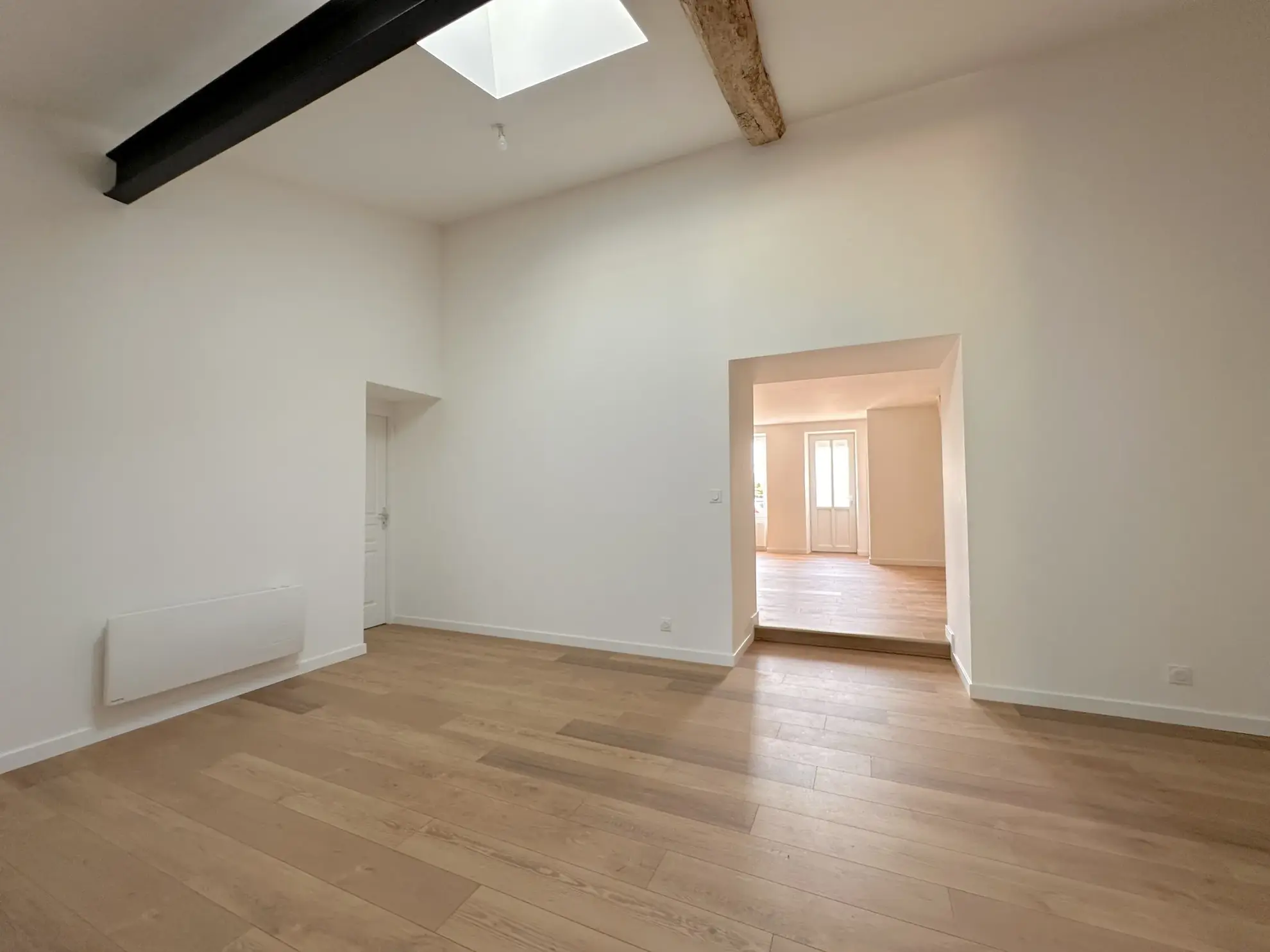 Maison en pierre rénovée à Cugand avec 3 chambres et jardin - Opportunité idéale 