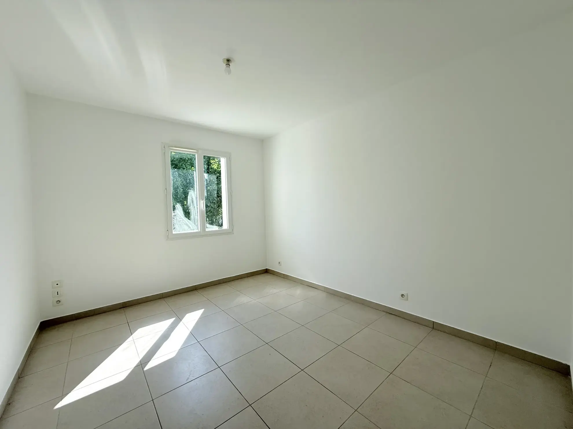 Maison 115m² avec 3 chambres et grand terrain à Vierzon 