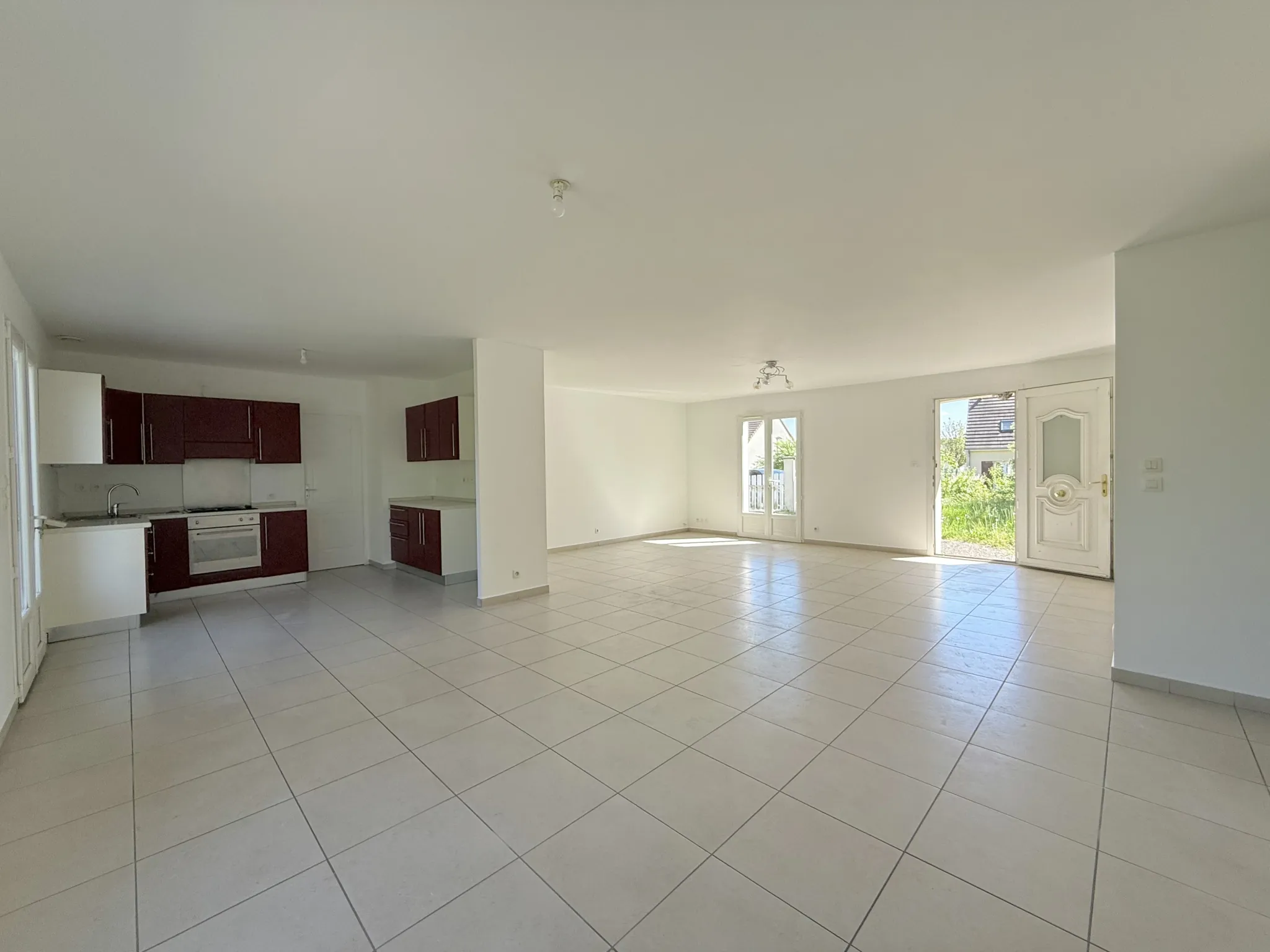 Maison 115m² avec 3 chambres et grand terrain à Vierzon 