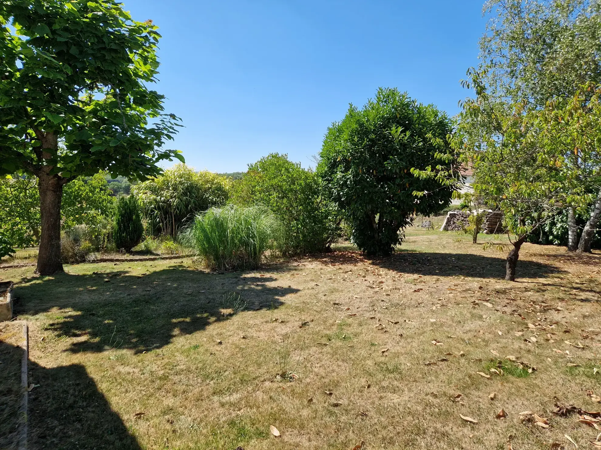 Maison mitoyenne de 80 m² avec terrain et dépendances à Tavernay 