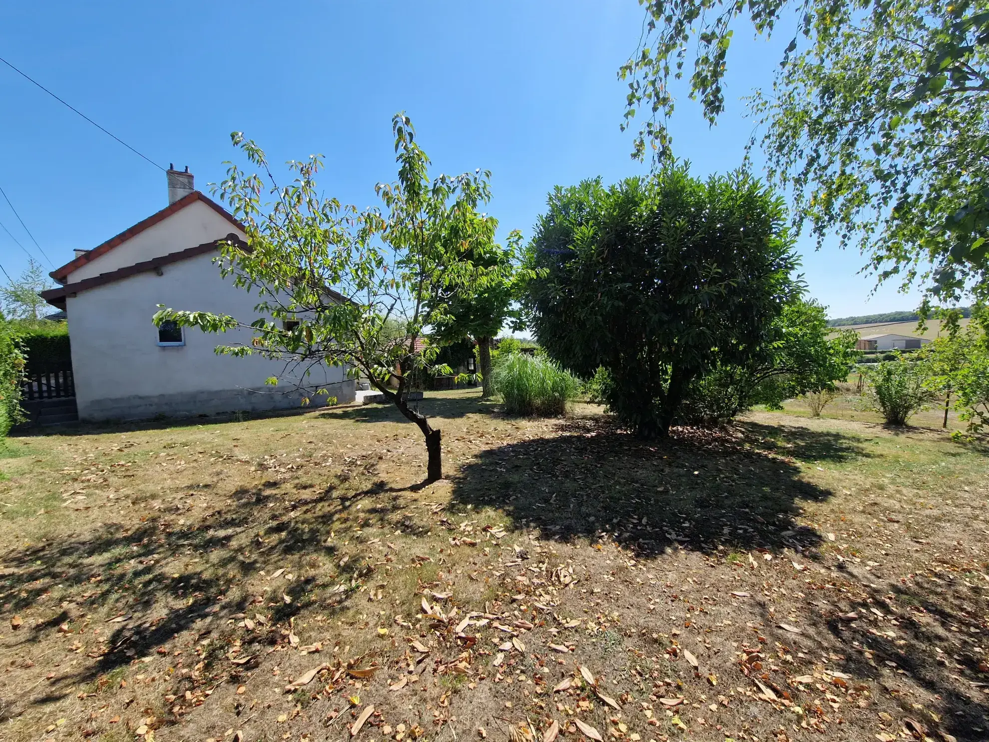 Maison mitoyenne de 80 m² avec terrain et dépendances à Tavernay 