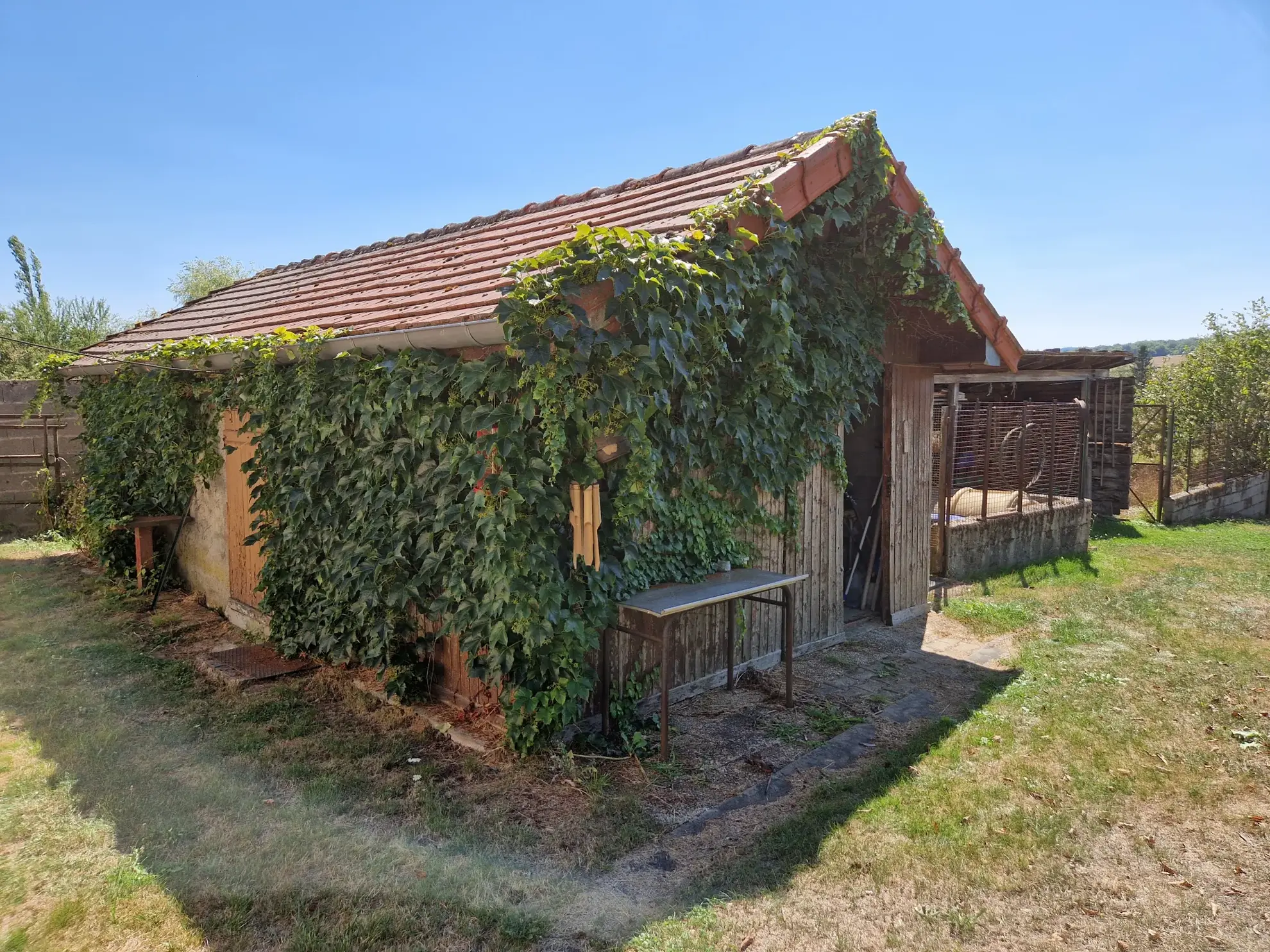 Maison mitoyenne de 80 m² avec terrain et dépendances à Tavernay 