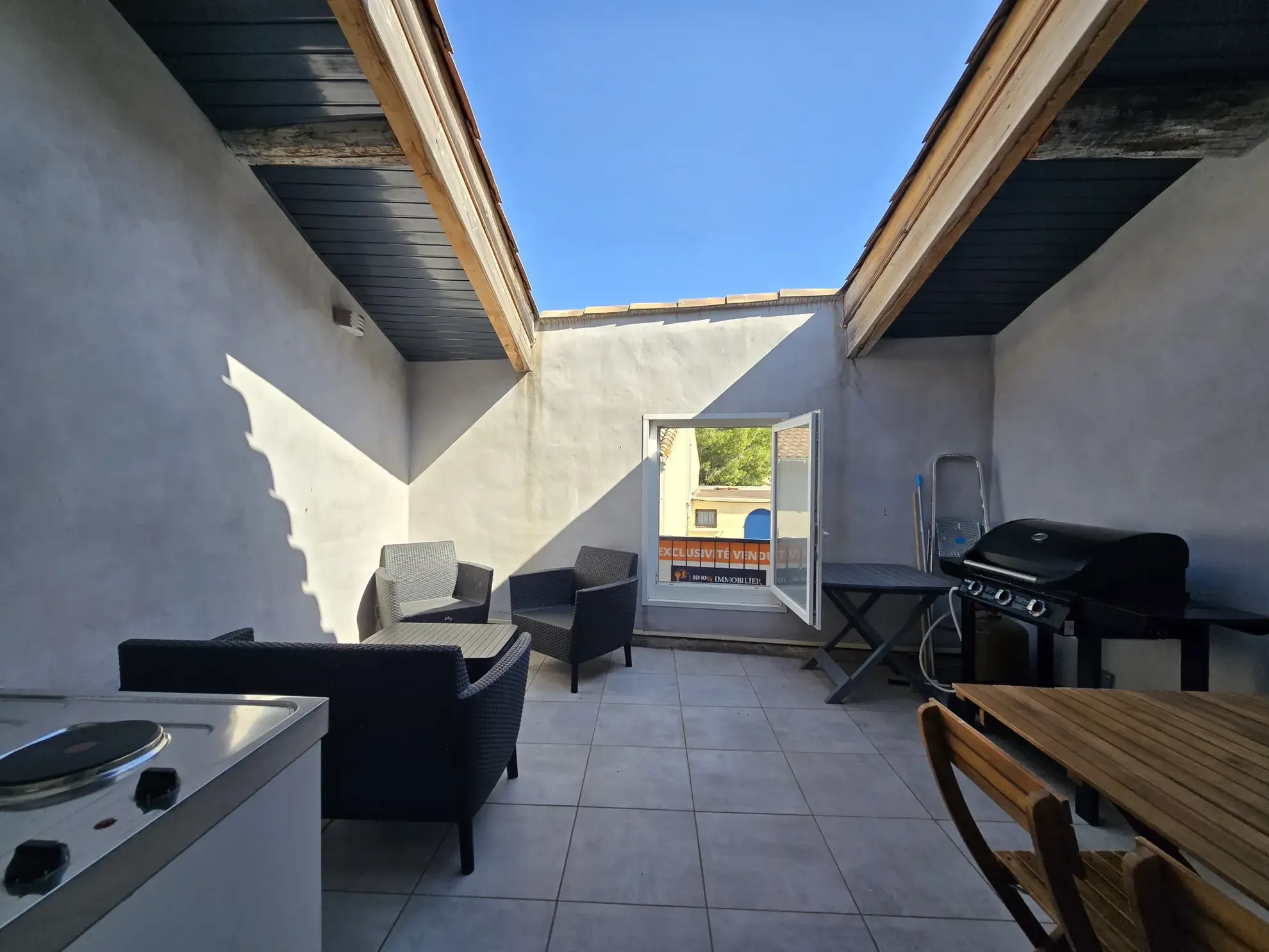Maison de village avec terrasse tropézienne à Creissan - 72 m² 