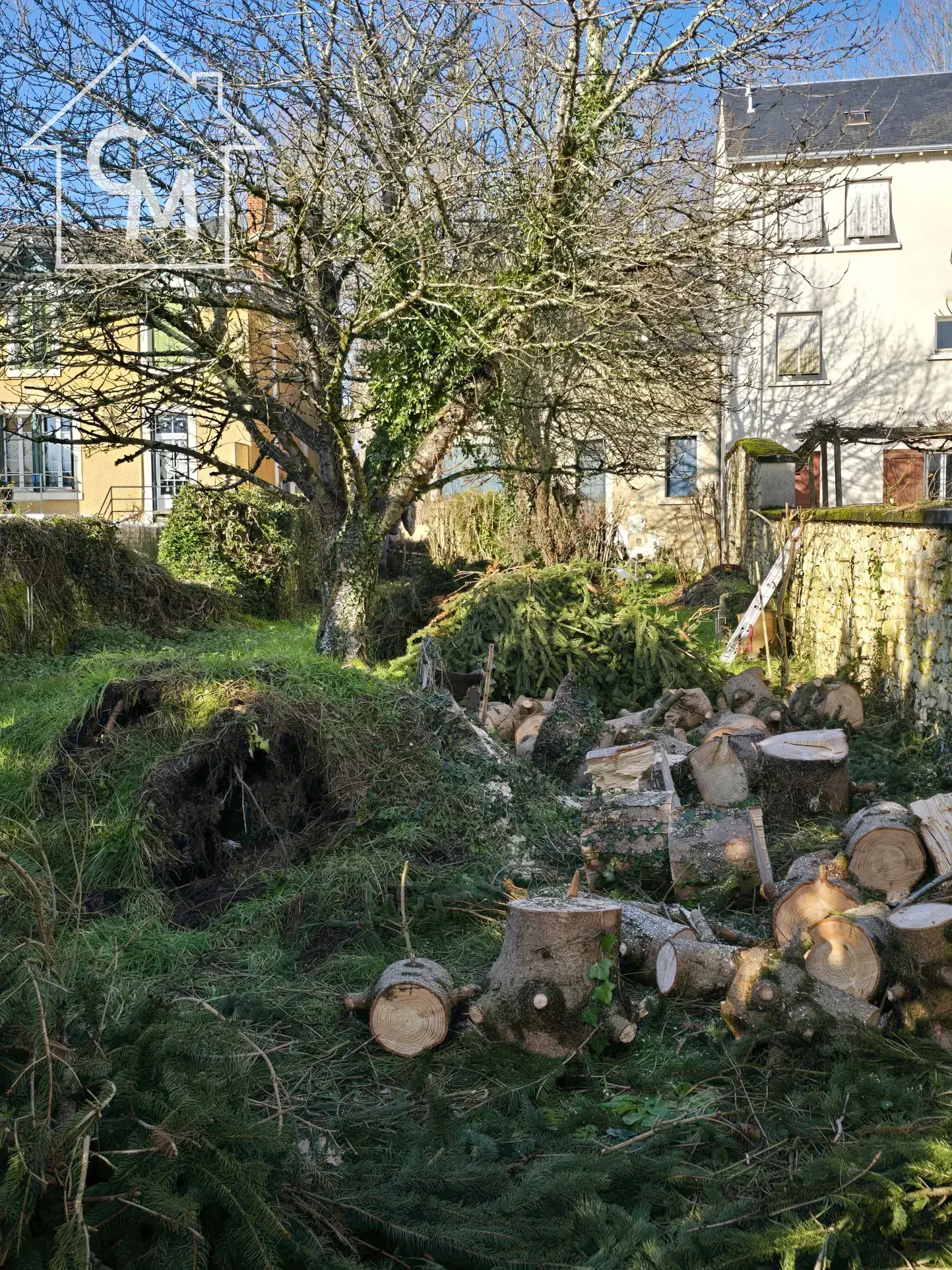 Belle maison à vendre avec jardin et garage à St Gaultier 