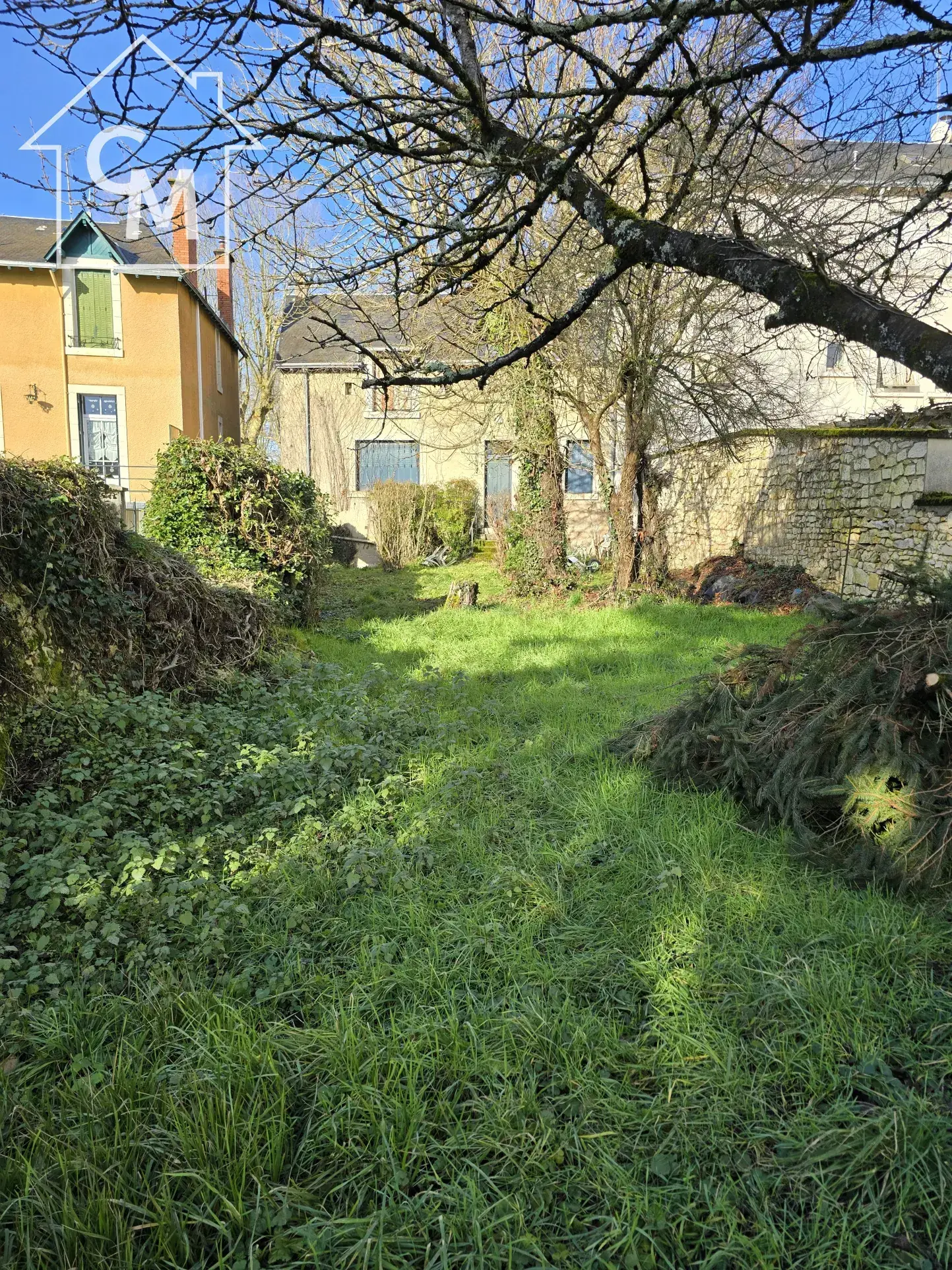 Belle maison à vendre avec jardin et garage à St Gaultier 
