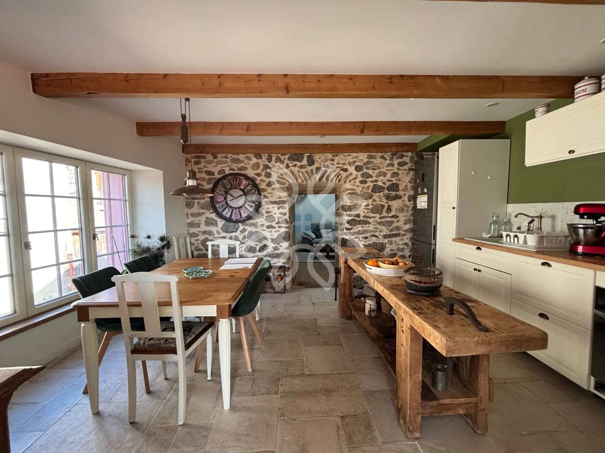 Maison vigneronne rénovée avec vue sur les montagnes à Boudes (63) 