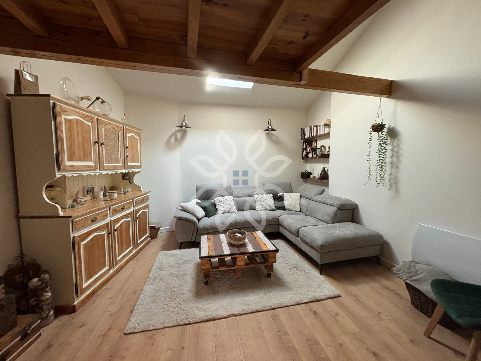 Maison vigneronne rénovée avec vue sur les montagnes à Boudes (63) 