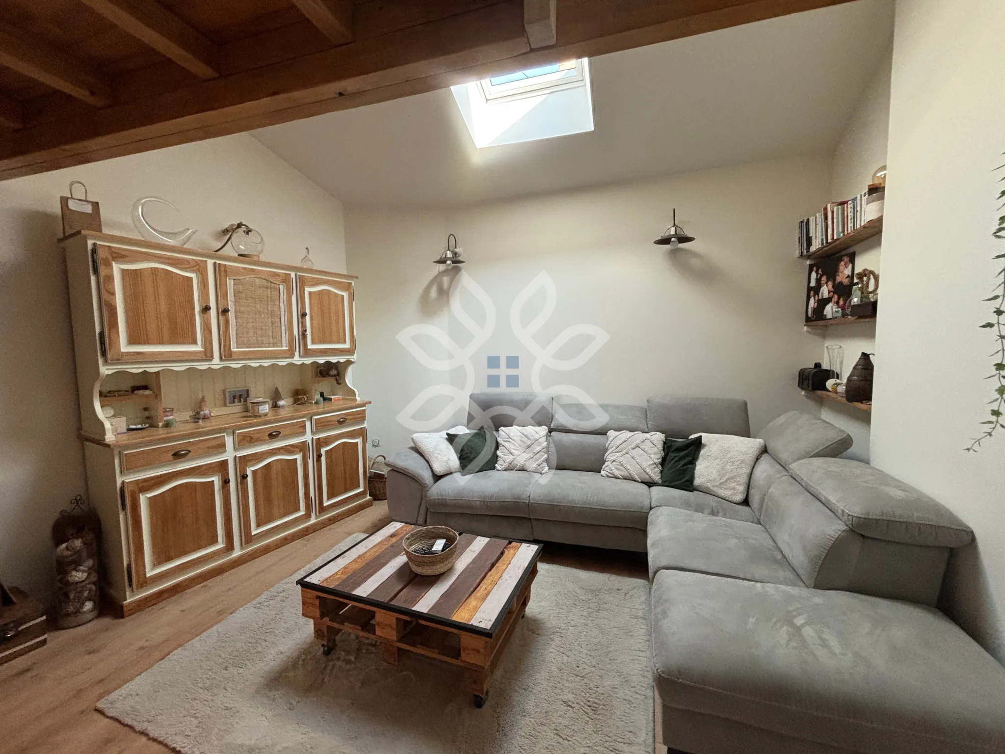 Maison vigneronne rénovée avec vue sur les montagnes à Boudes (63) 