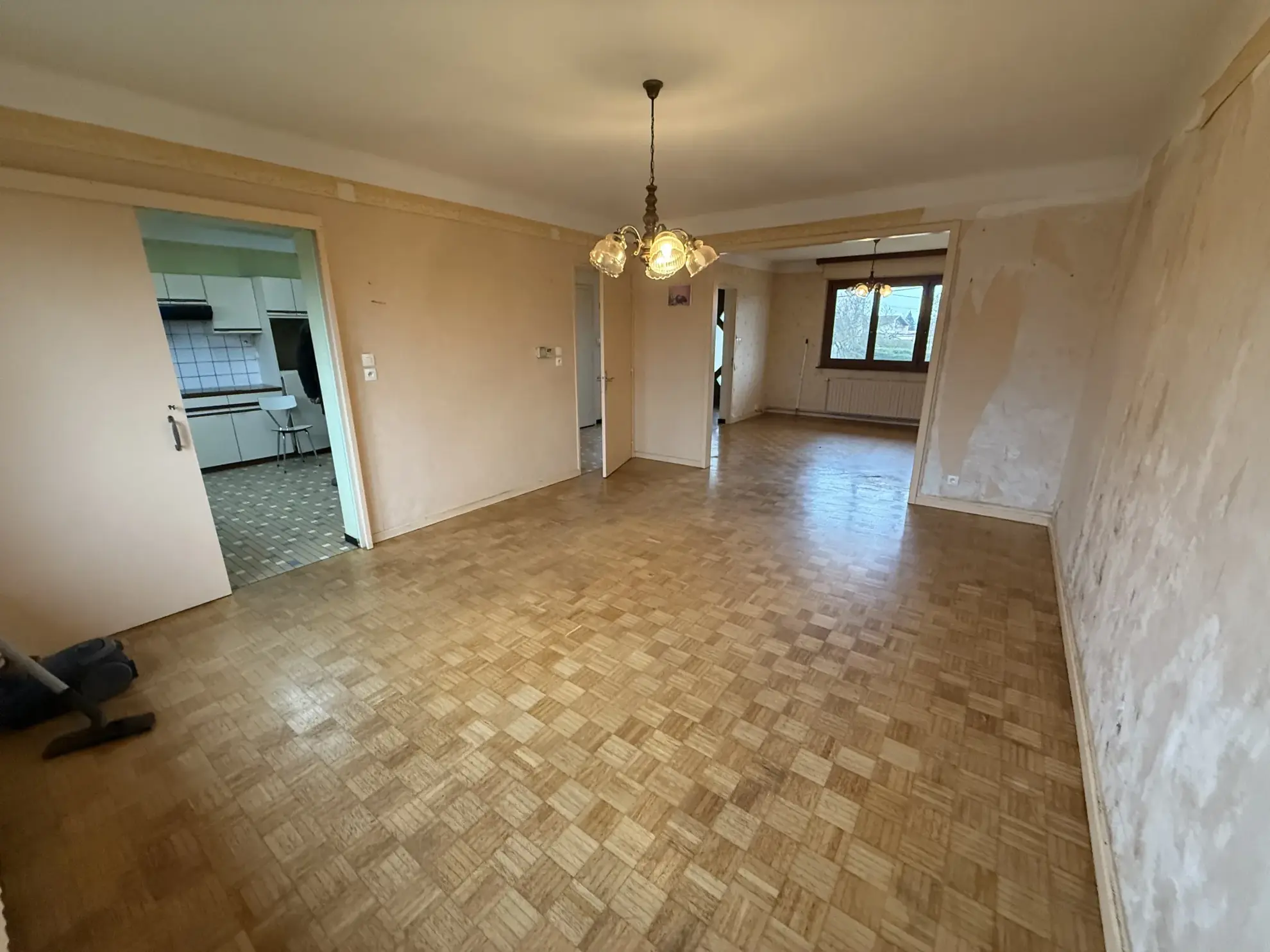 Maison lumineuse 3 chambres à Han-Sur-Nied, garage et jardin clôturé - À vendre 