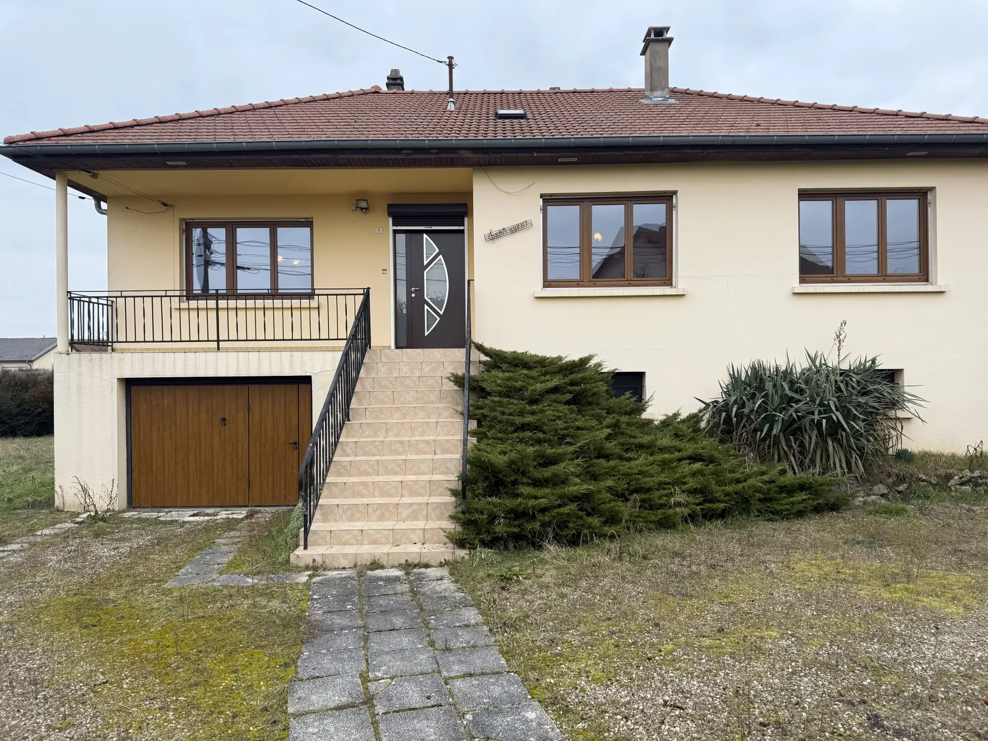 Maison lumineuse 3 chambres à Han-Sur-Nied, garage et jardin clôturé - À vendre 